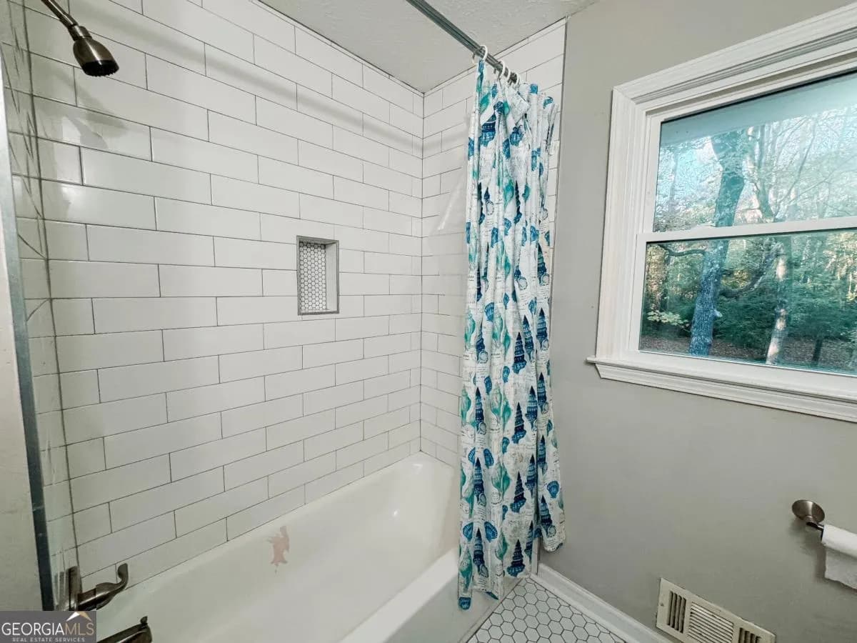 4116 Robert Allen Rd — photo 3 of 19