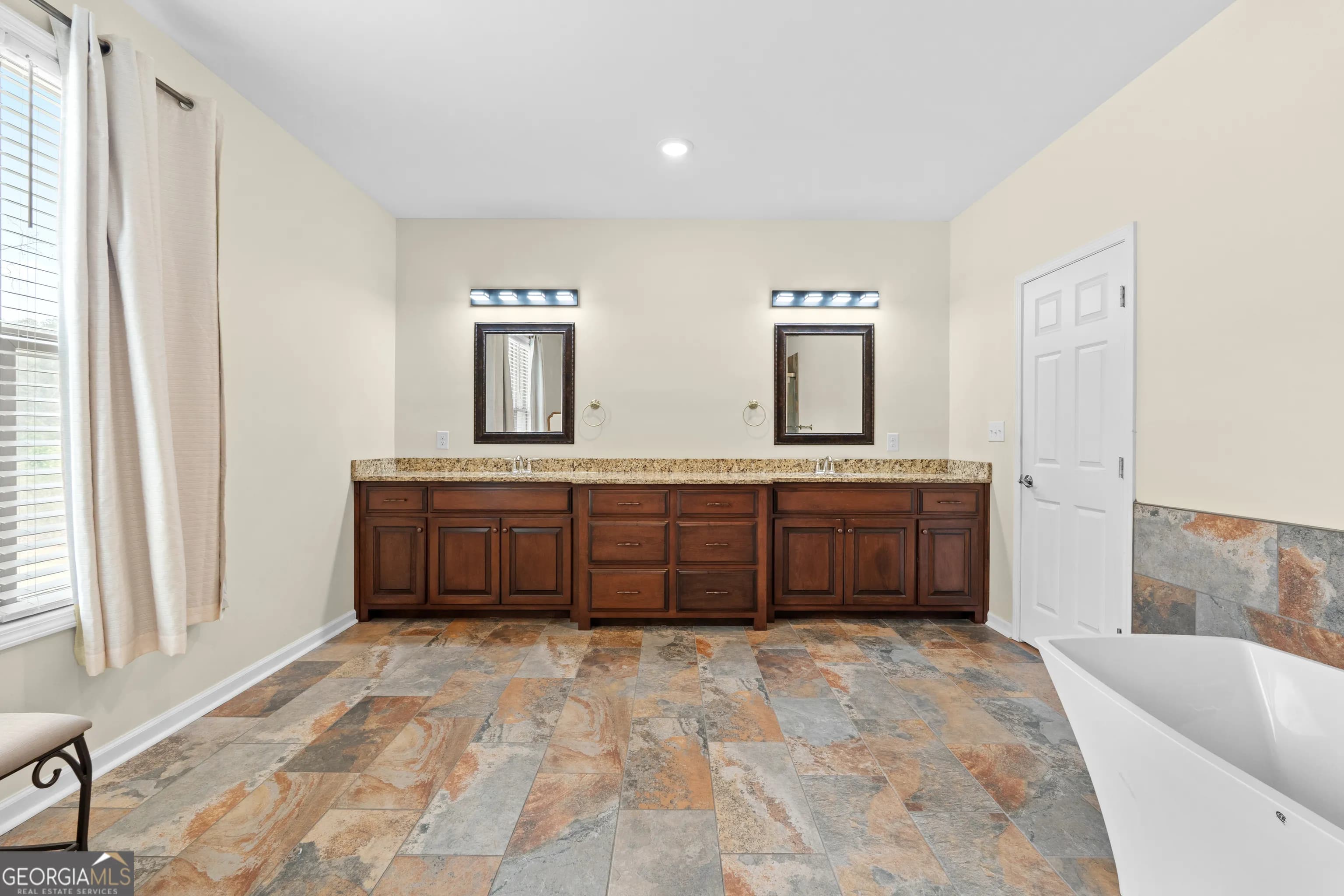 733 Cherry Rd — photo 14 of 67