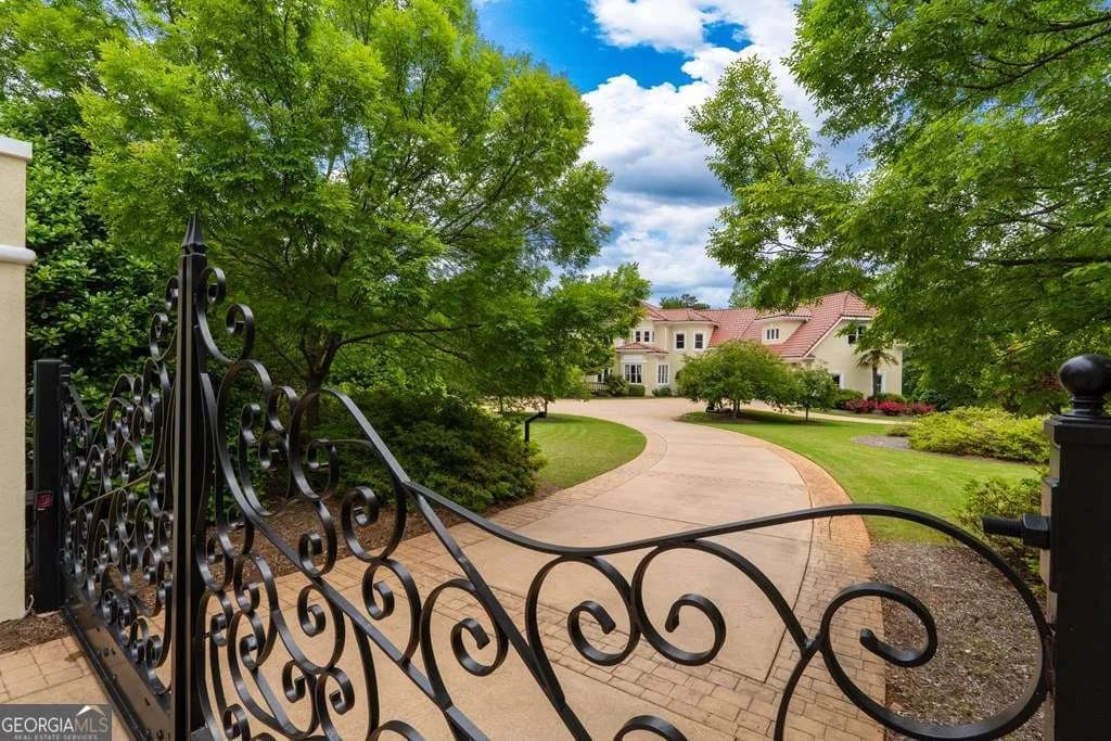 1005 Oak Mountain Rd, Carrollton