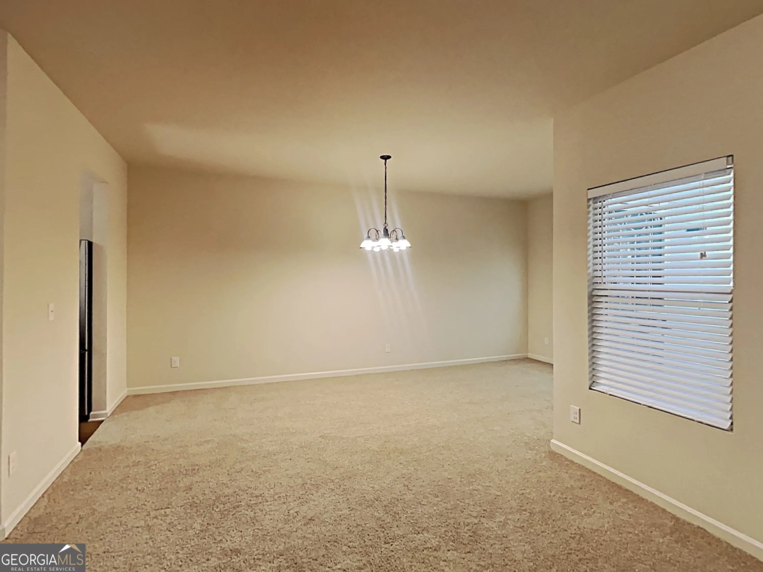 557 Scotland Dr — photo 9 of 29