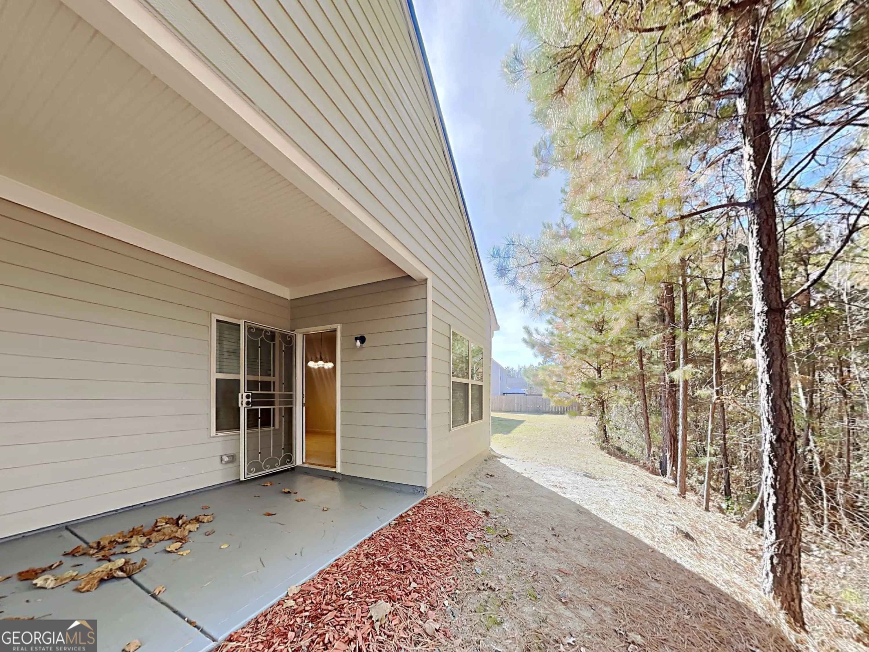 557 Scotland Dr — photo 2 of 29