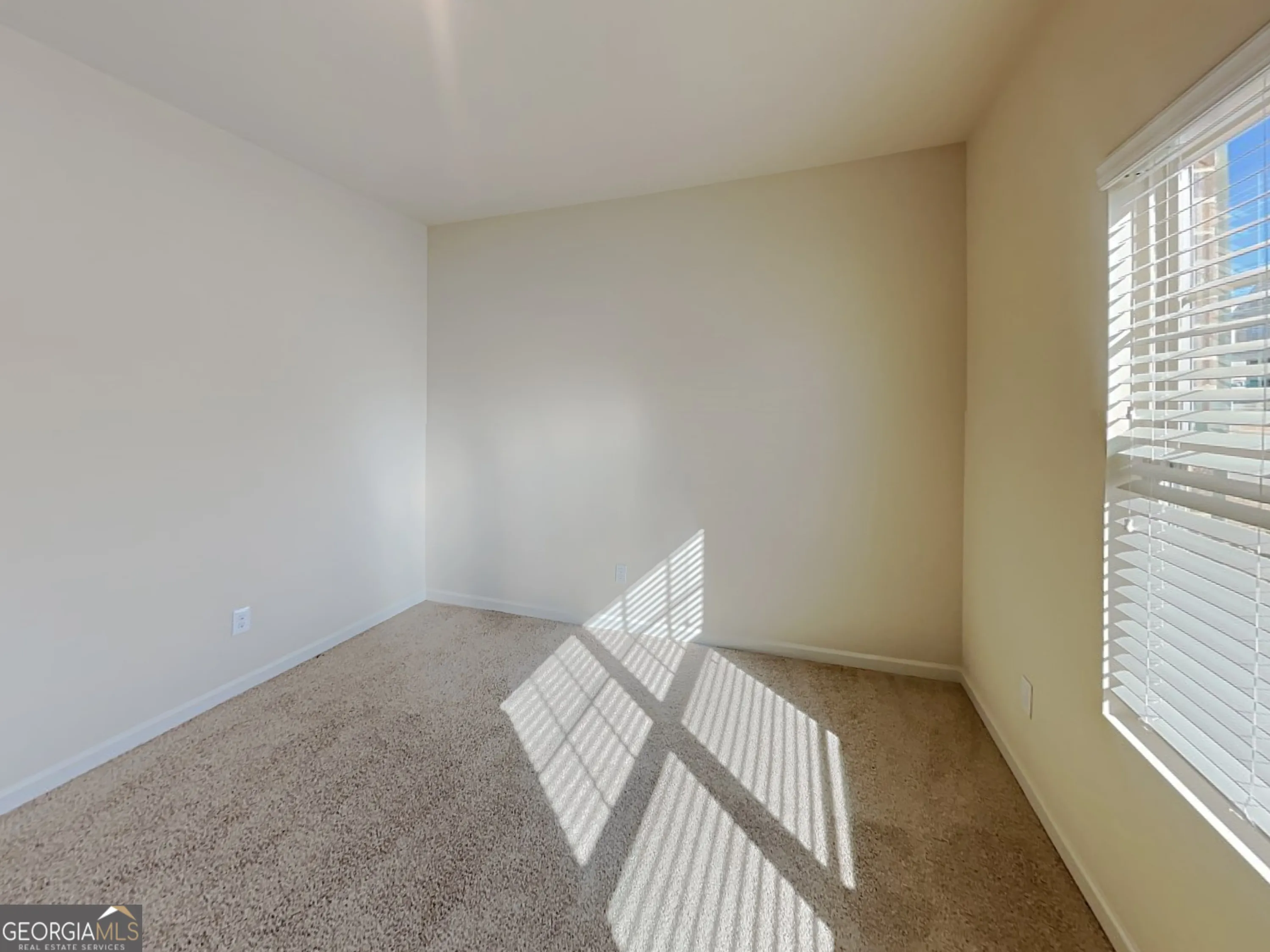 557 Scotland Dr — photo 6 of 29