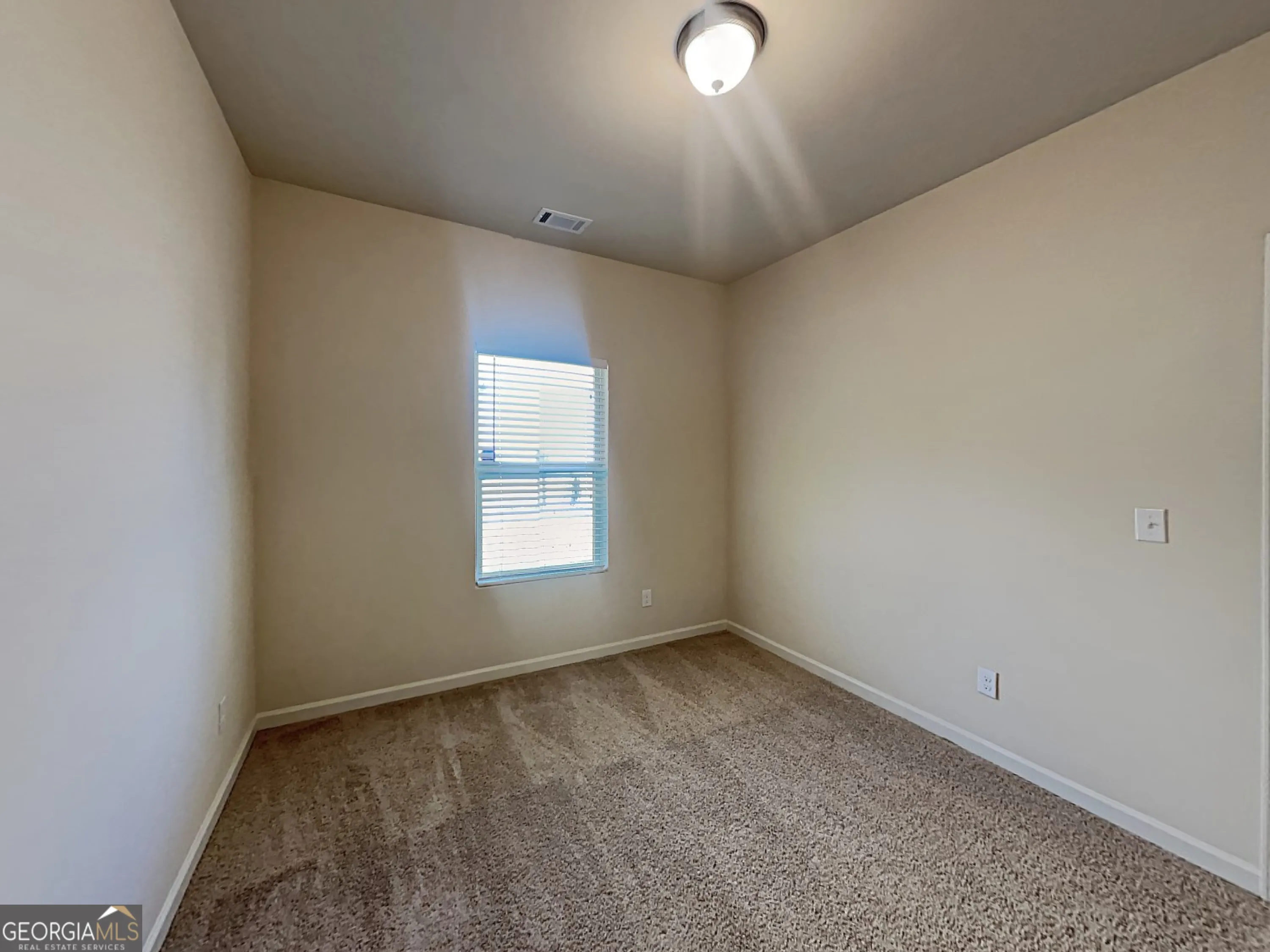 557 Scotland Dr — photo 8 of 29