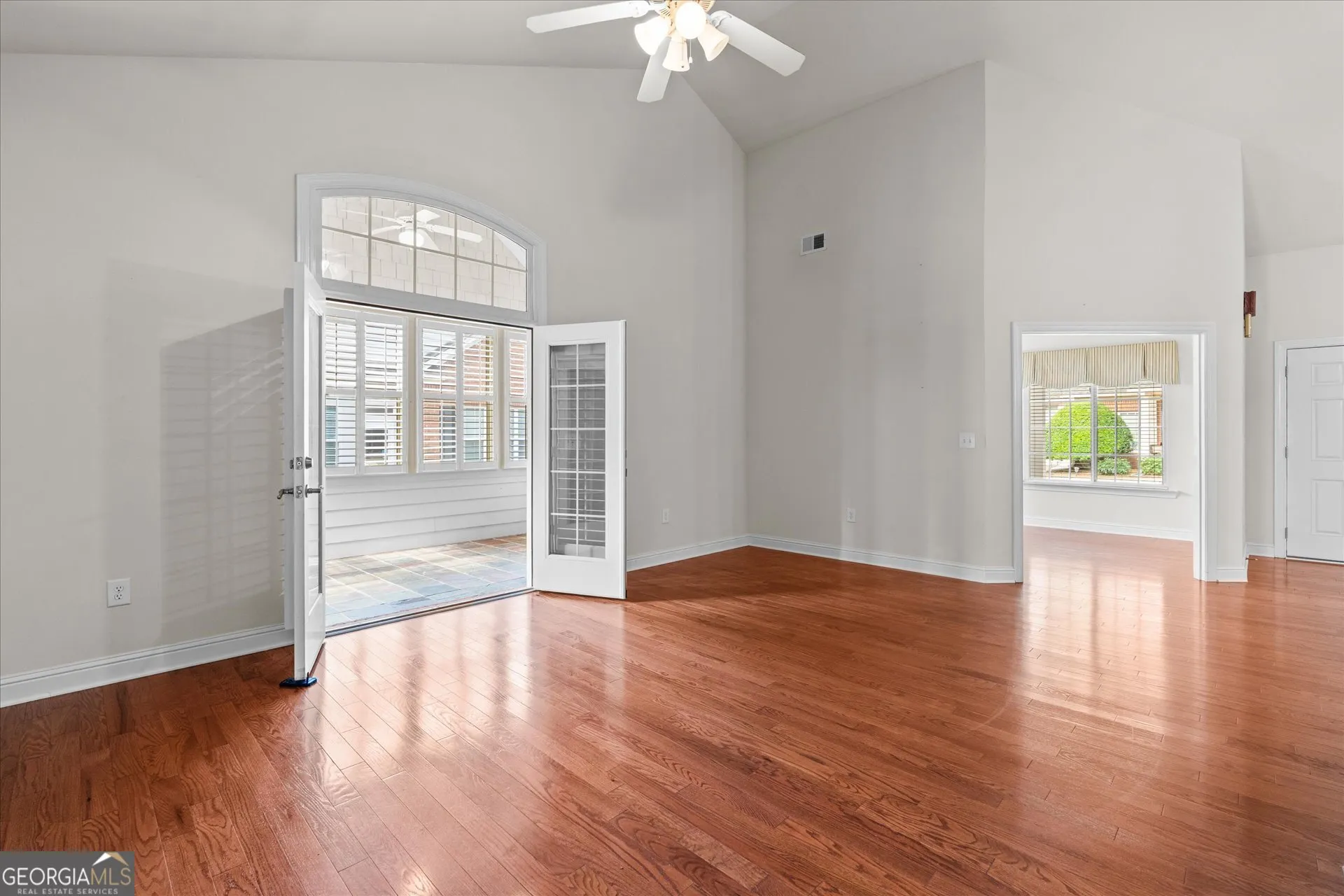 1001 Haven Cir — photo 3 of 41