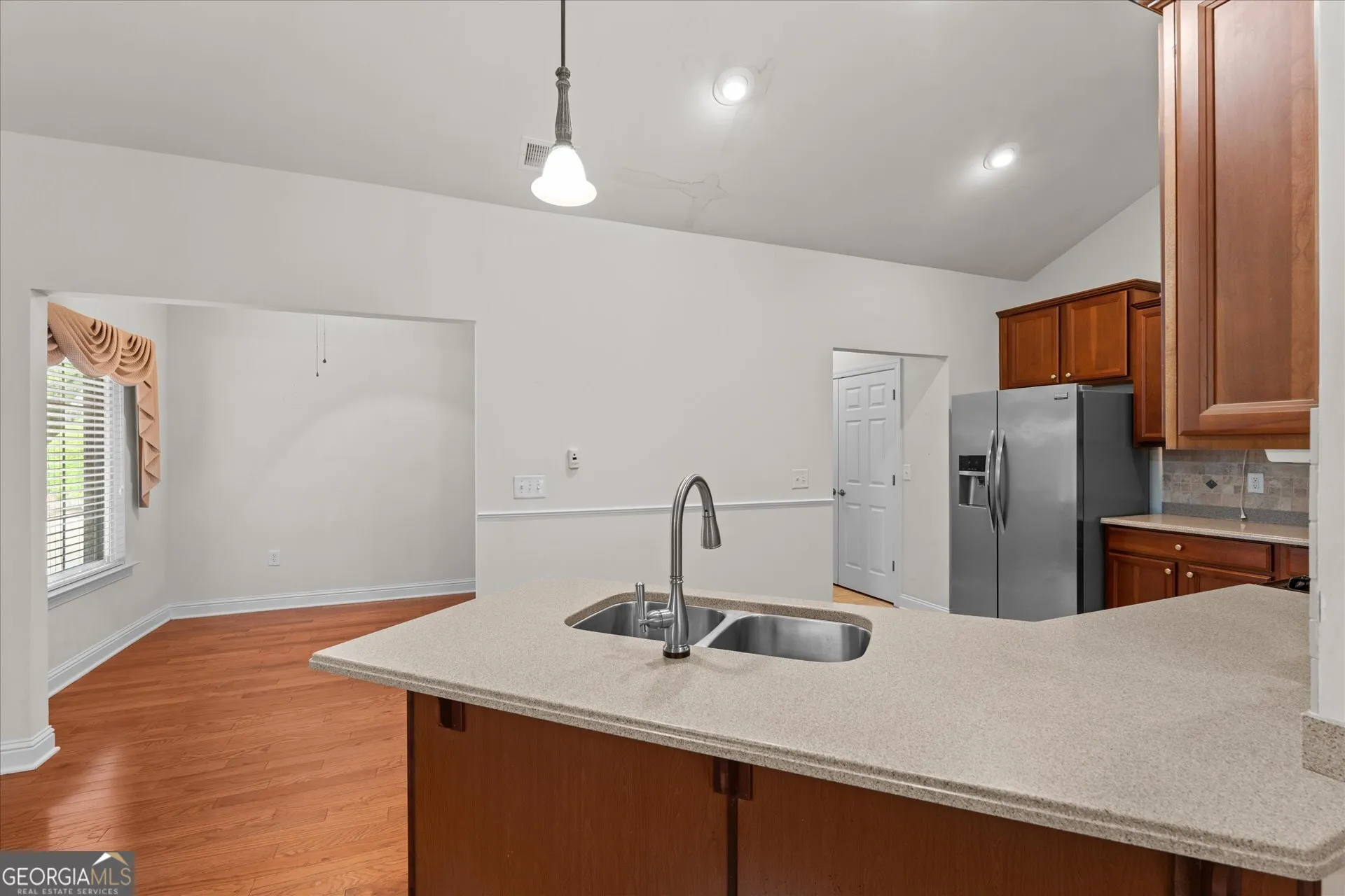 1001 Haven Cir — photo 11 of 41