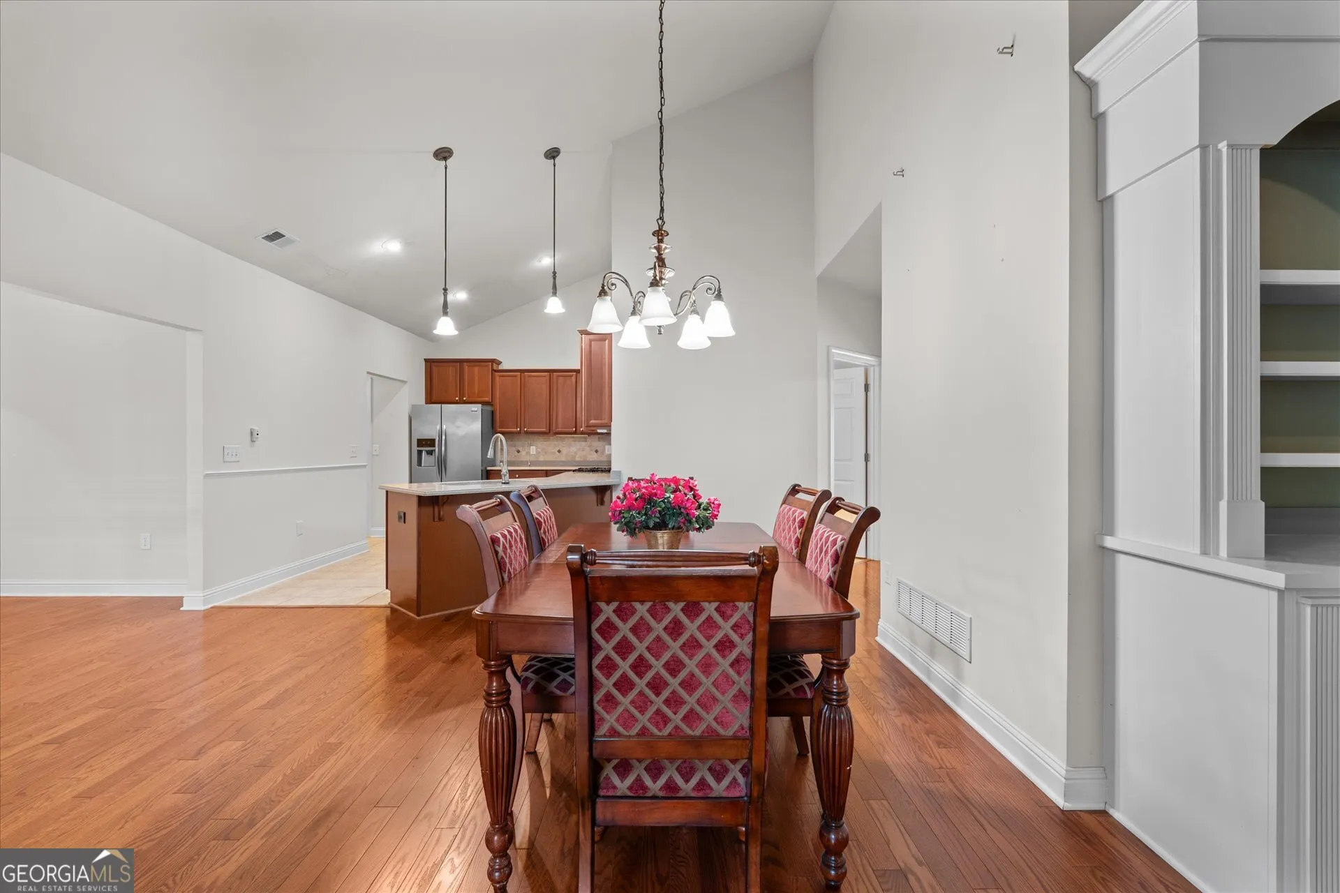 1001 Haven Cir — photo 9 of 41