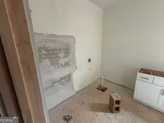 5585 Yorkshire Ct — photo 14 of 22
