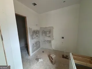 5585 Yorkshire Ct — photo 12 of 22