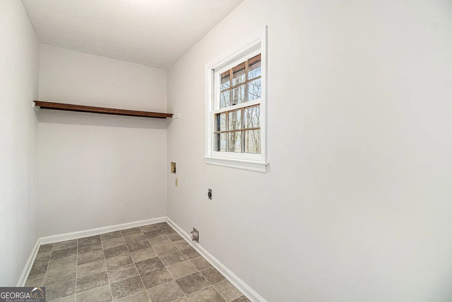 1436 Heritage Ct — photo 5 of 35