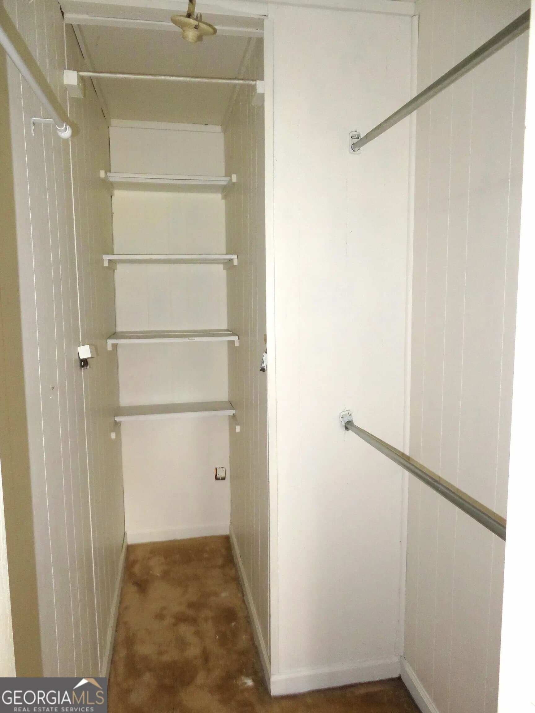 1050 Waddell St — photo 9 of 27