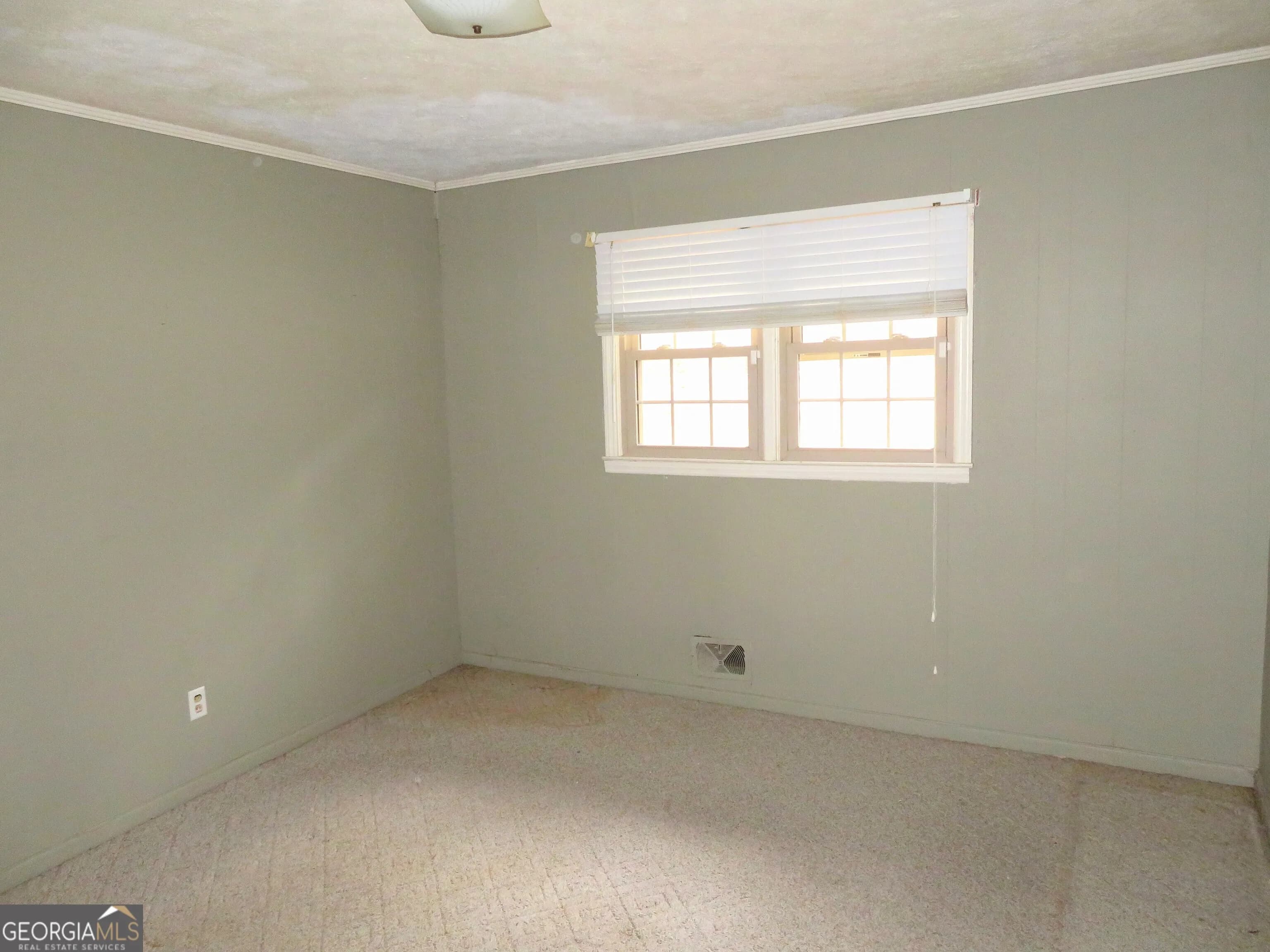 1050 Waddell St — photo 4 of 27