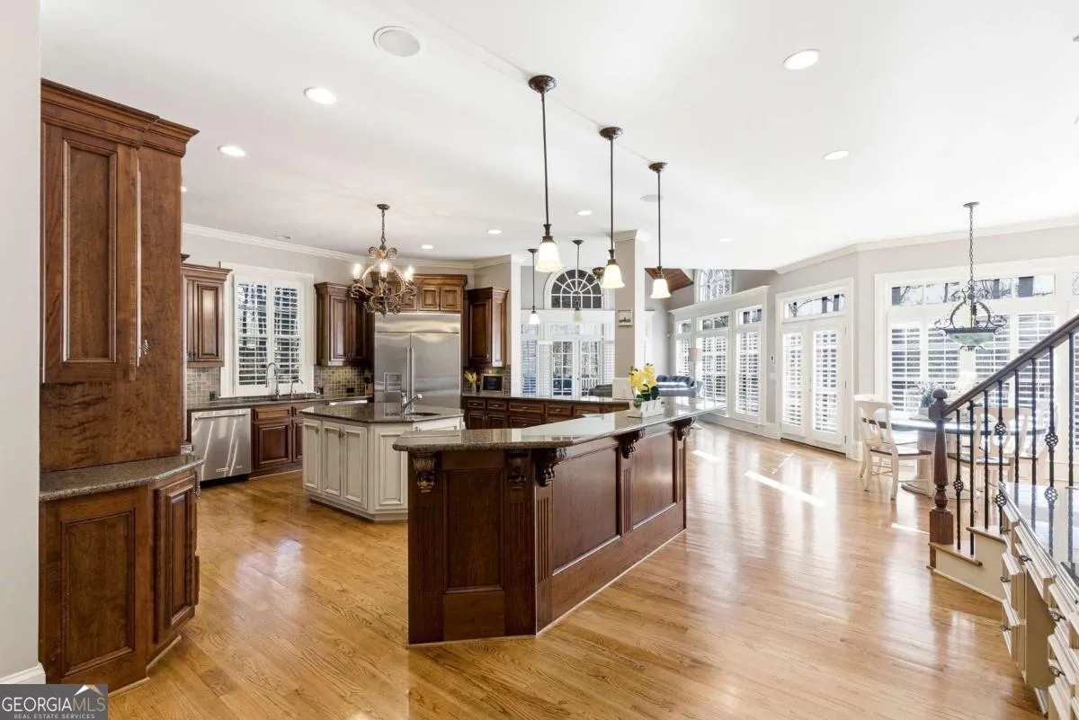 6335 Howell Cobb Ct — photo 4 of 47