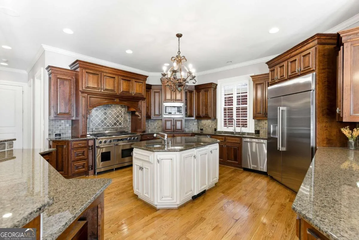 6335 Howell Cobb Ct — photo 3 of 47