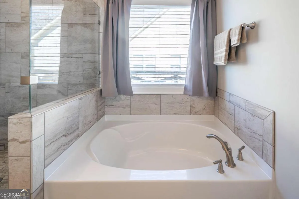 248 Azalea Lakes Dr — photo 16 of 41