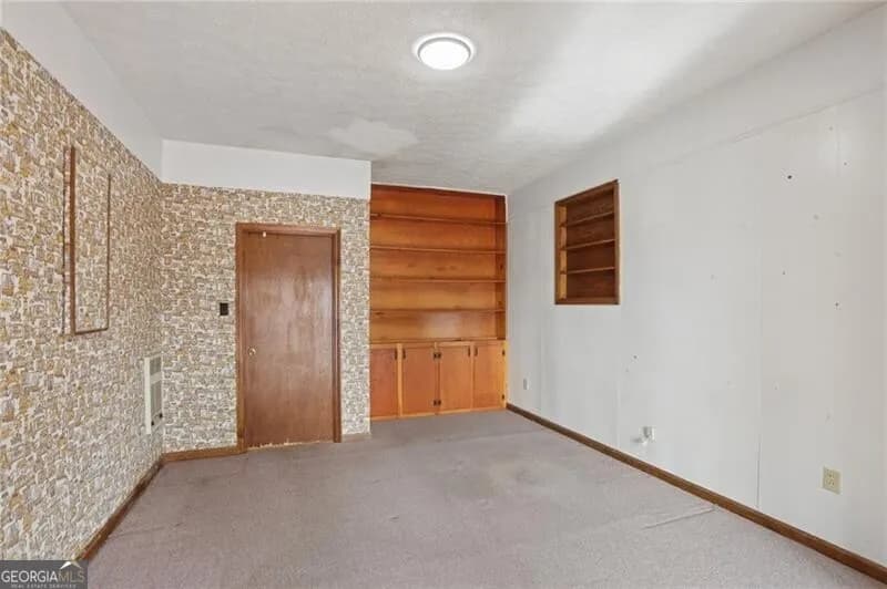 277 Oak St — photo 14 of 35
