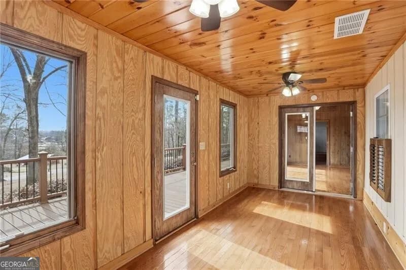 277 Oak St — photo 8 of 35