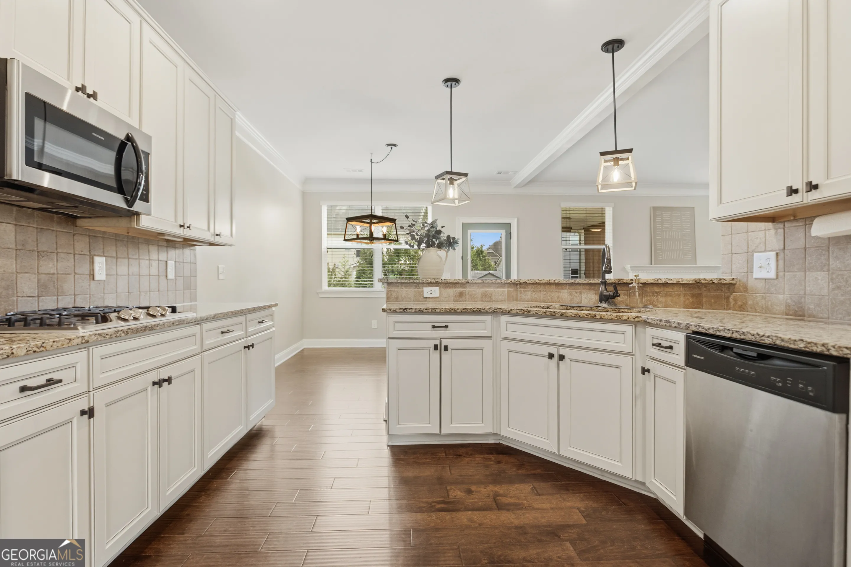 44 Ashbury Cir — photo 8 of 54