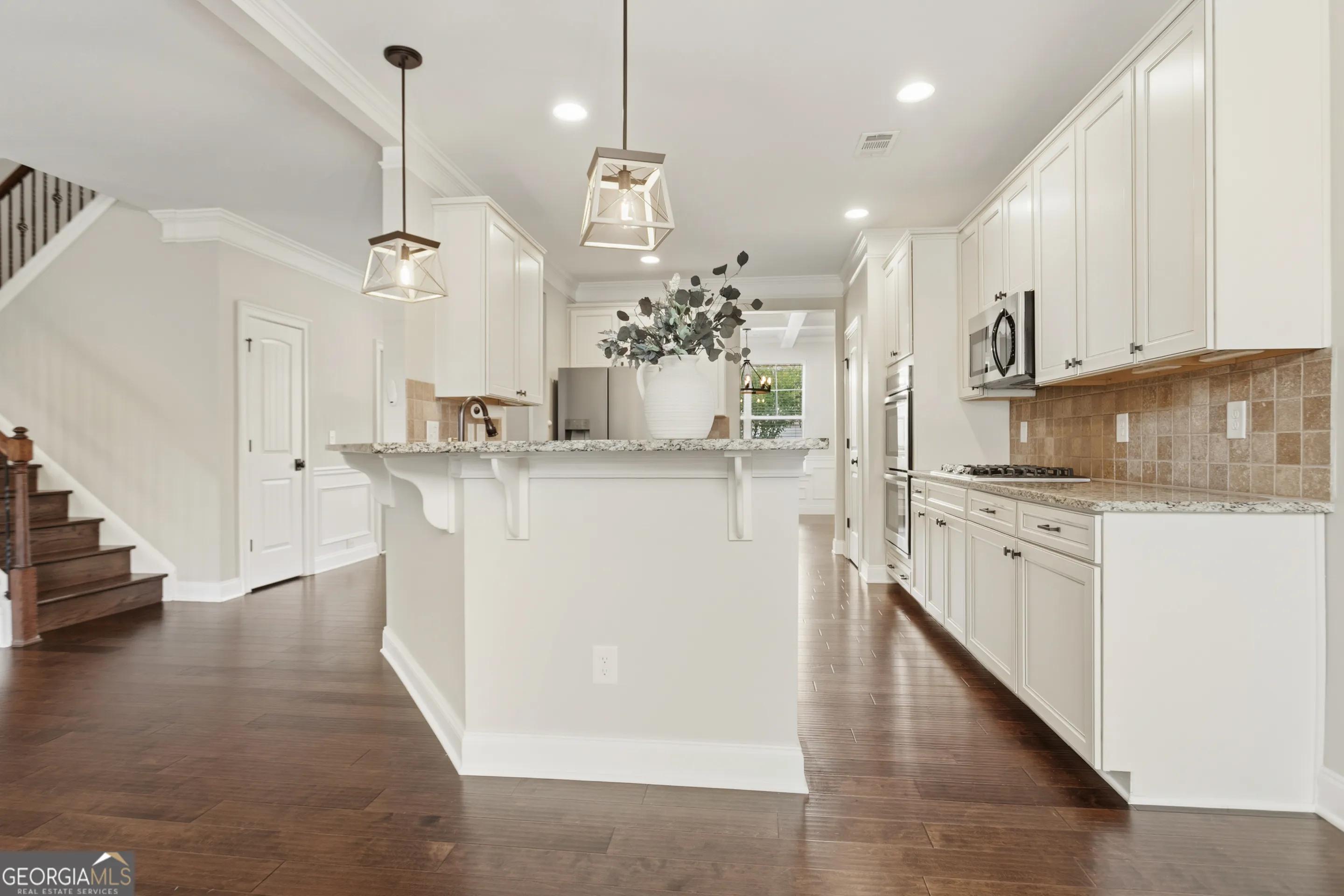 44 Ashbury Cir — photo 6 of 54