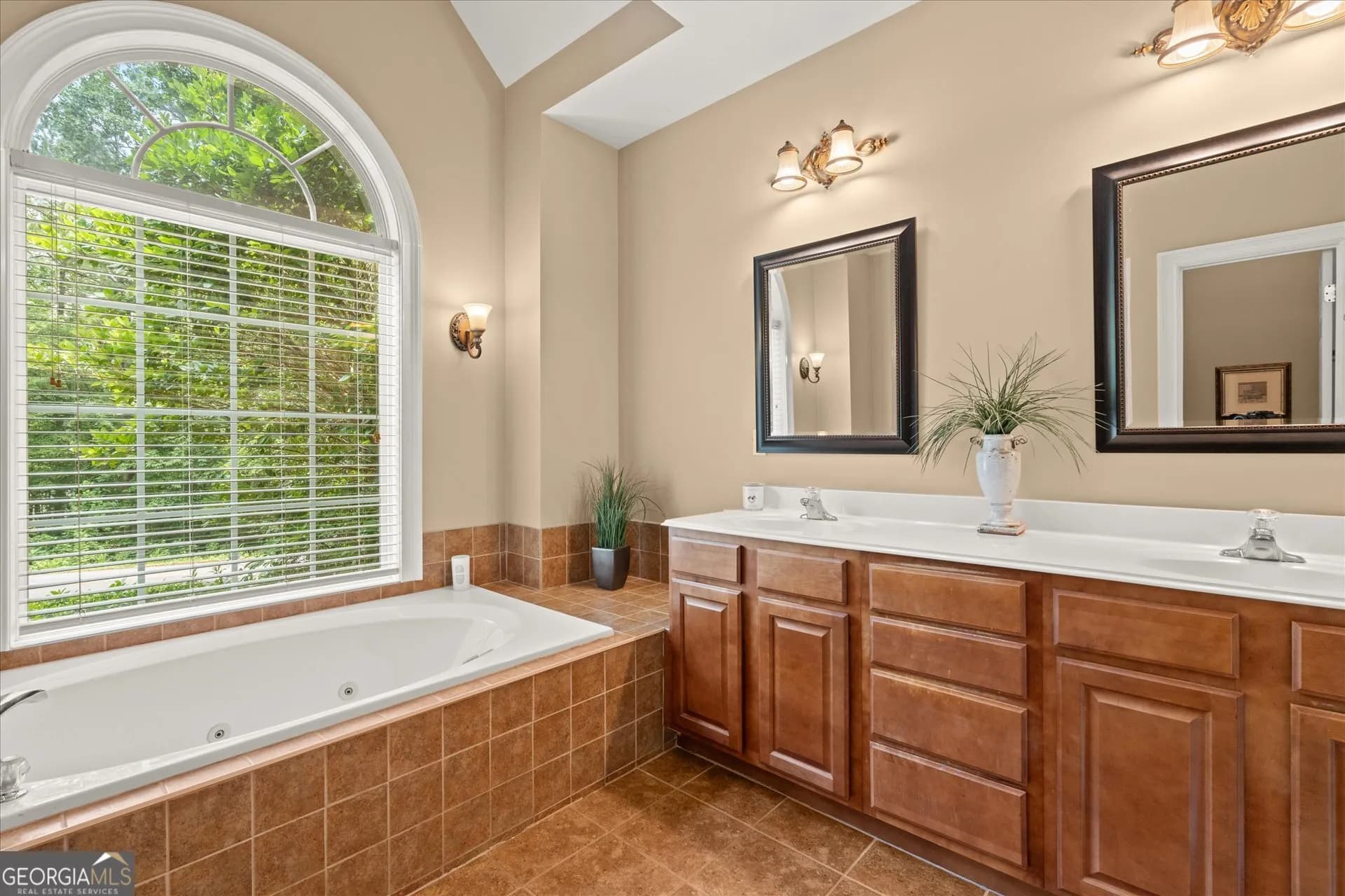 8189 N Pine Cone Dr — photo 12 of 51