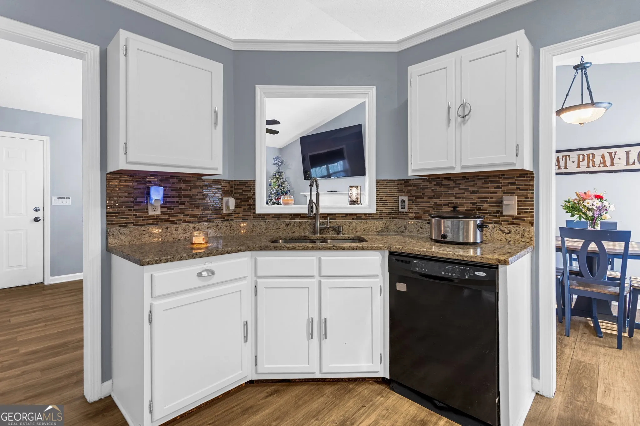 466 Southern Trace Dr — photo 5 of 9
