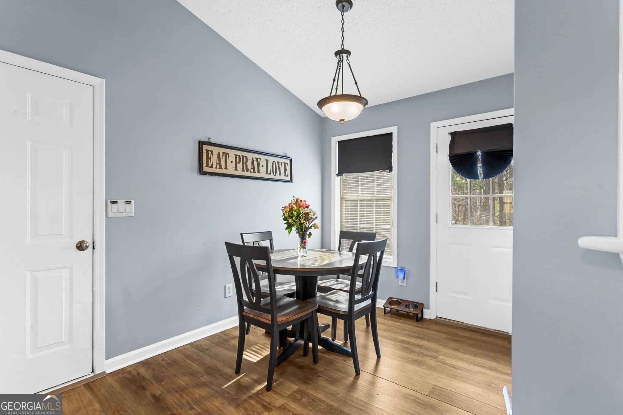 466 Southern Trace Dr — photo 3 of 9