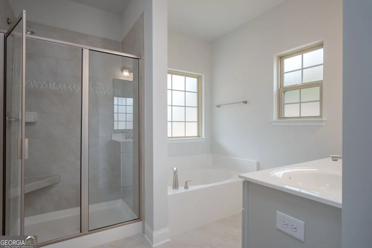 5005 Fairview Cir — photo 6 of 26