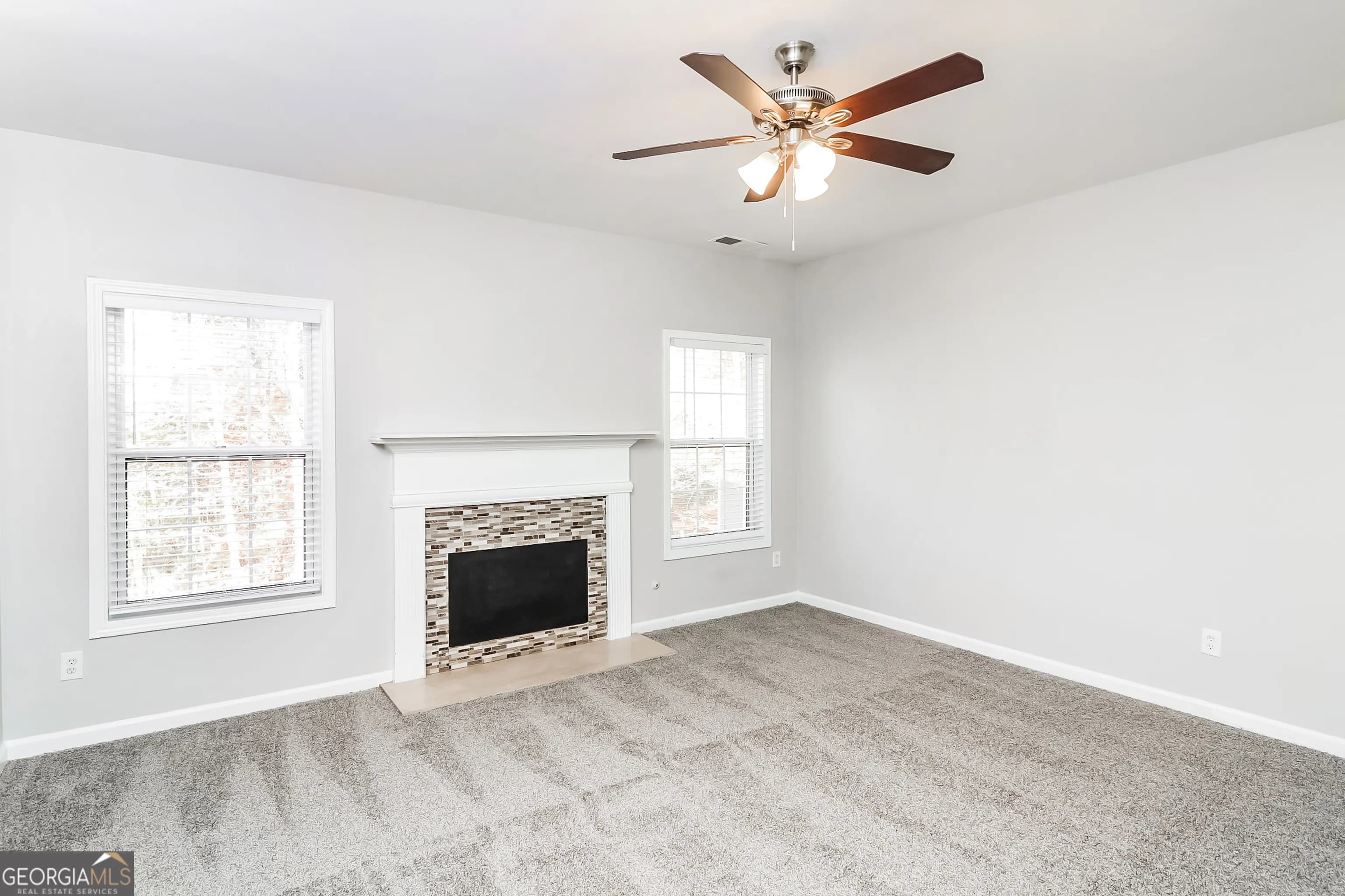 434 Hunt Creek Dr — photo 4 of 9