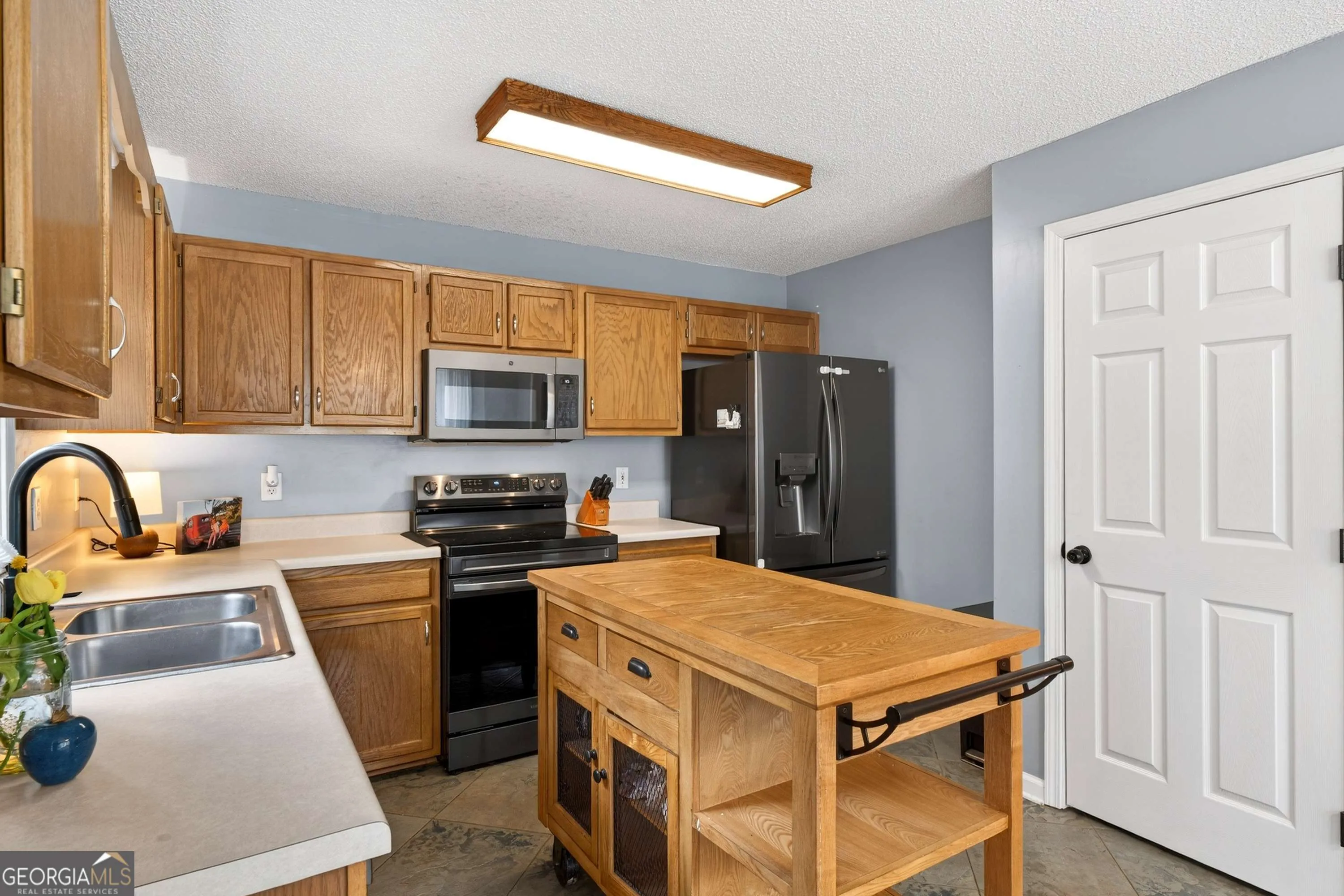 213 Kipling Dr — photo 4 of 29