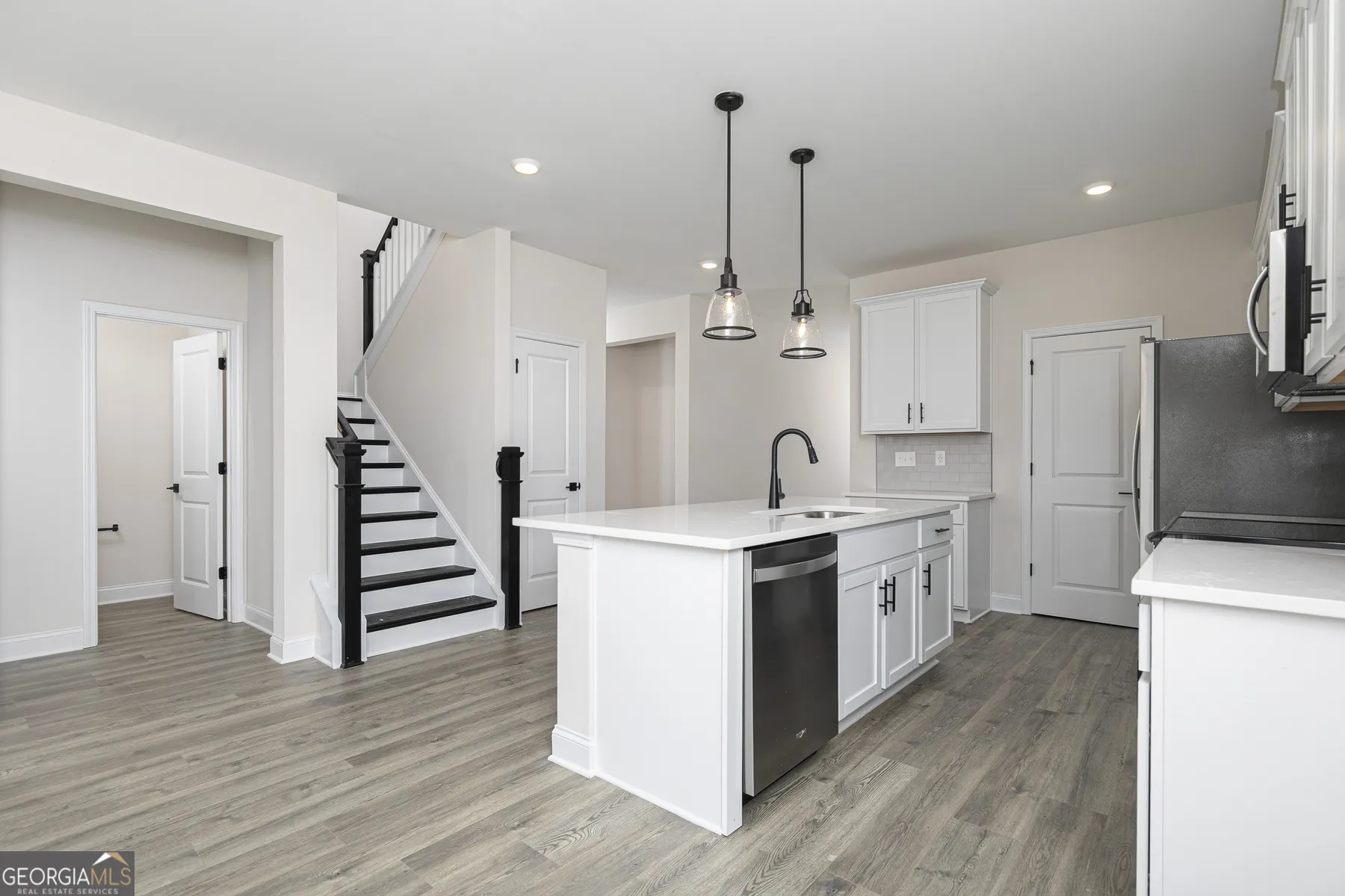 422 Cantrell Dr — photo 6 of 12