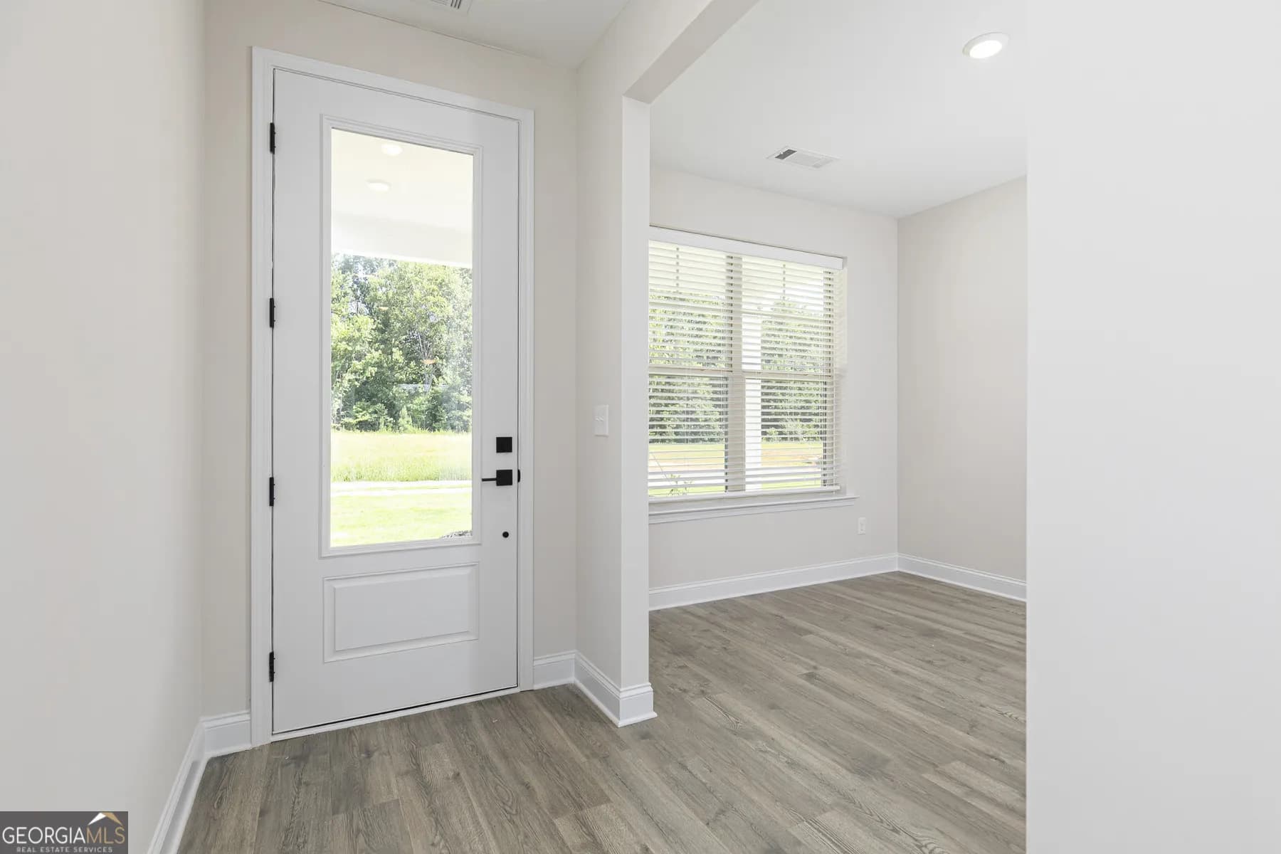 422 Cantrell Dr — photo 5 of 12