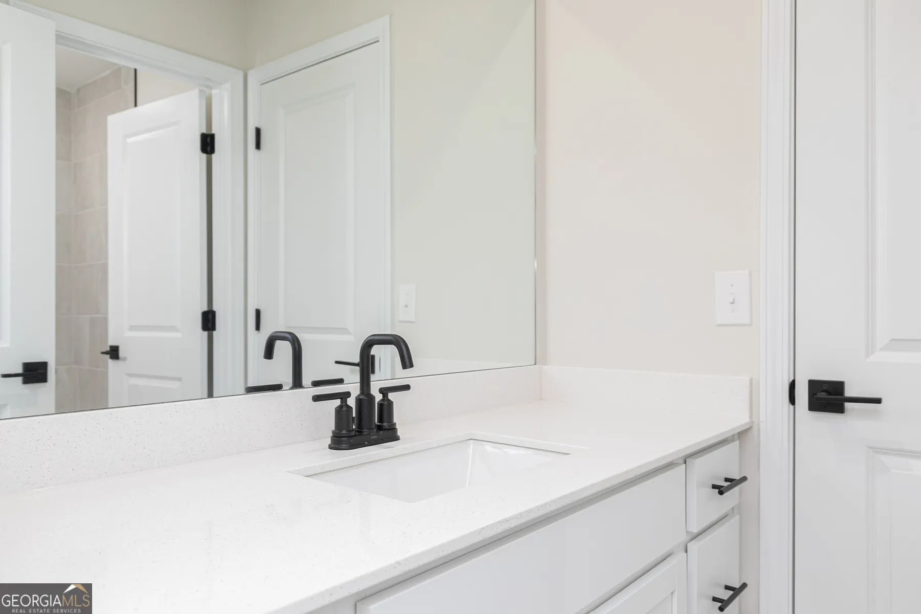 422 Cantrell Dr — photo 3 of 12