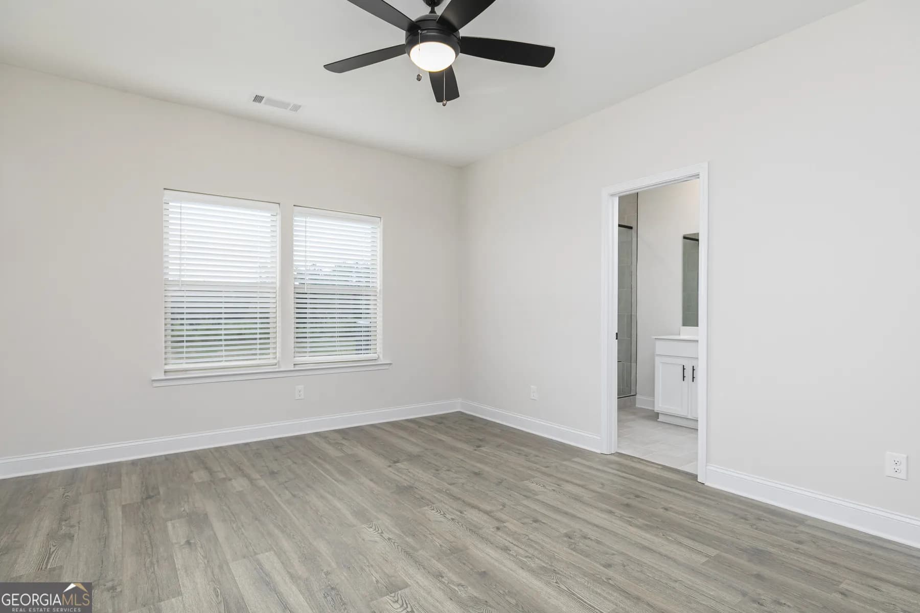 422 Cantrell Dr — photo 8 of 12