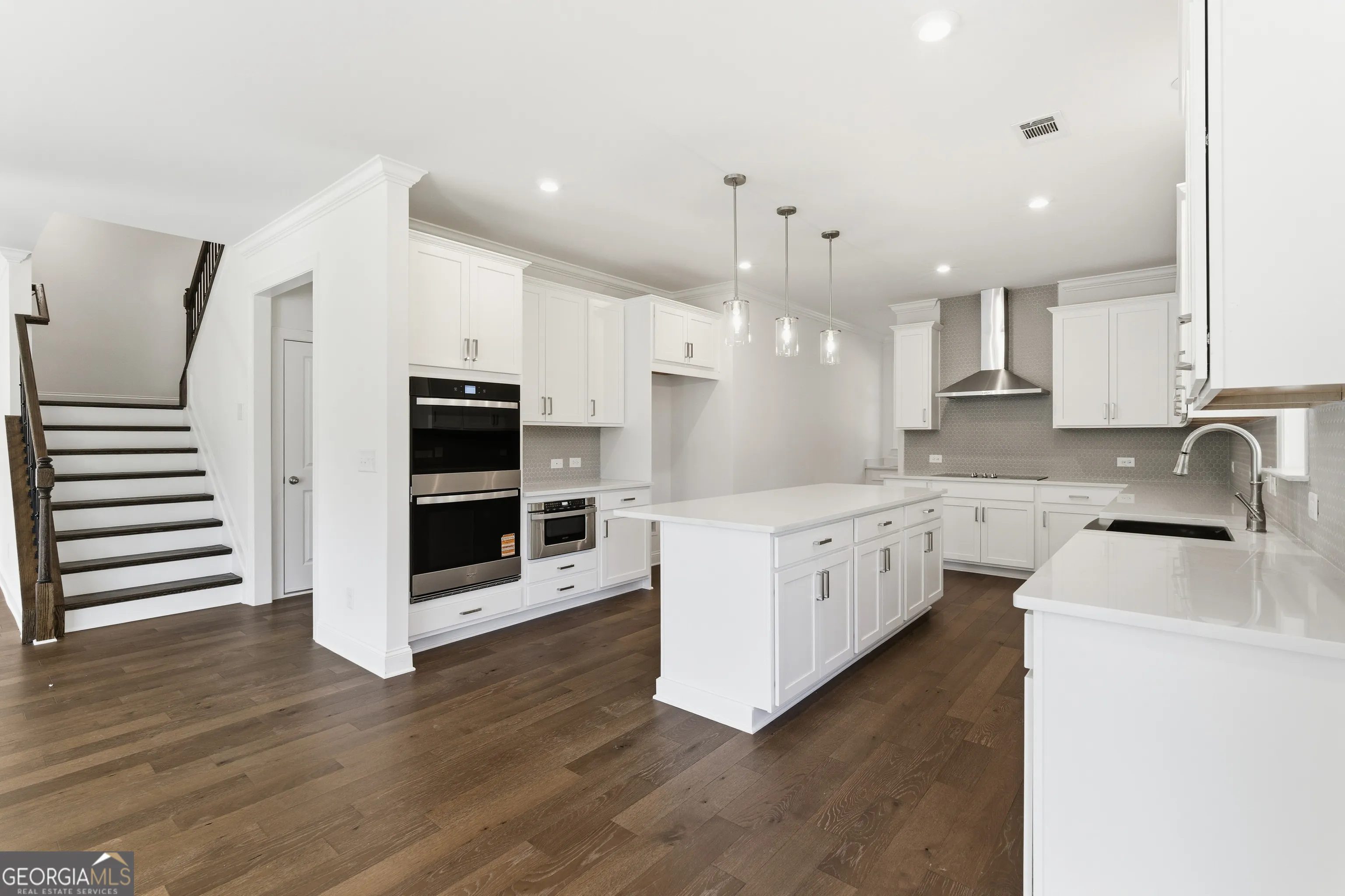 7782 Capps Ridge Ln — photo 11 of 48