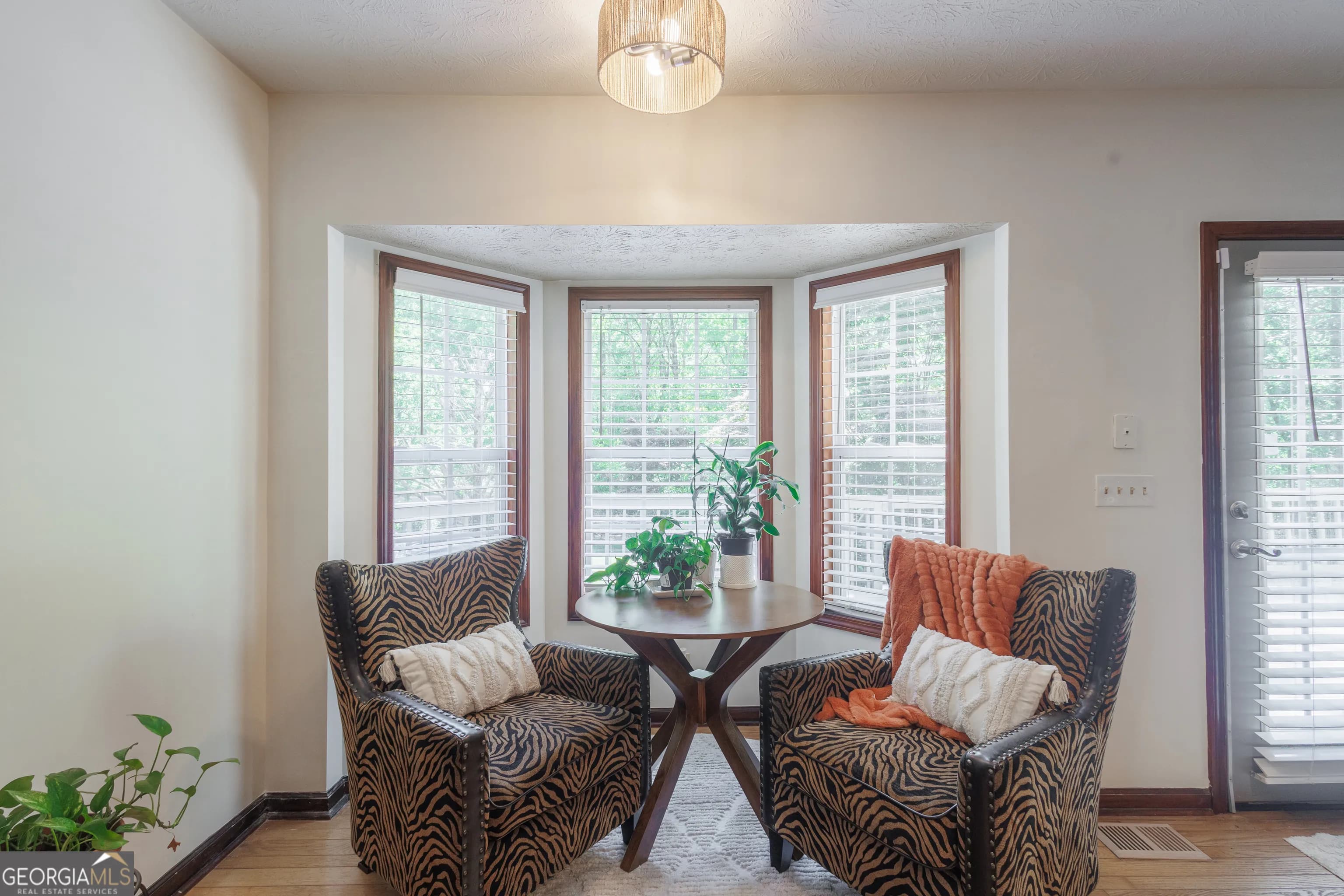 3970 Pine Hill Dr — photo 4 of 28