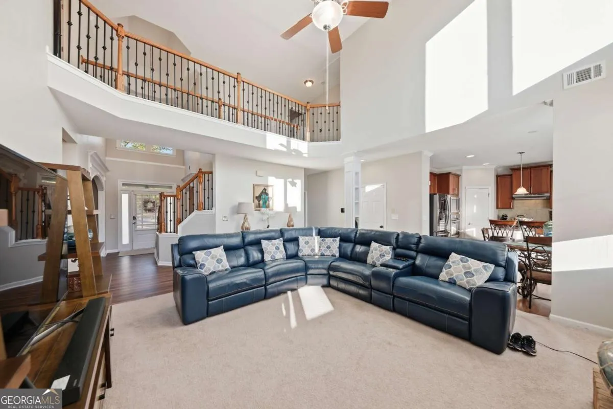 1719 Cromwell Ln — photo 9 of 56