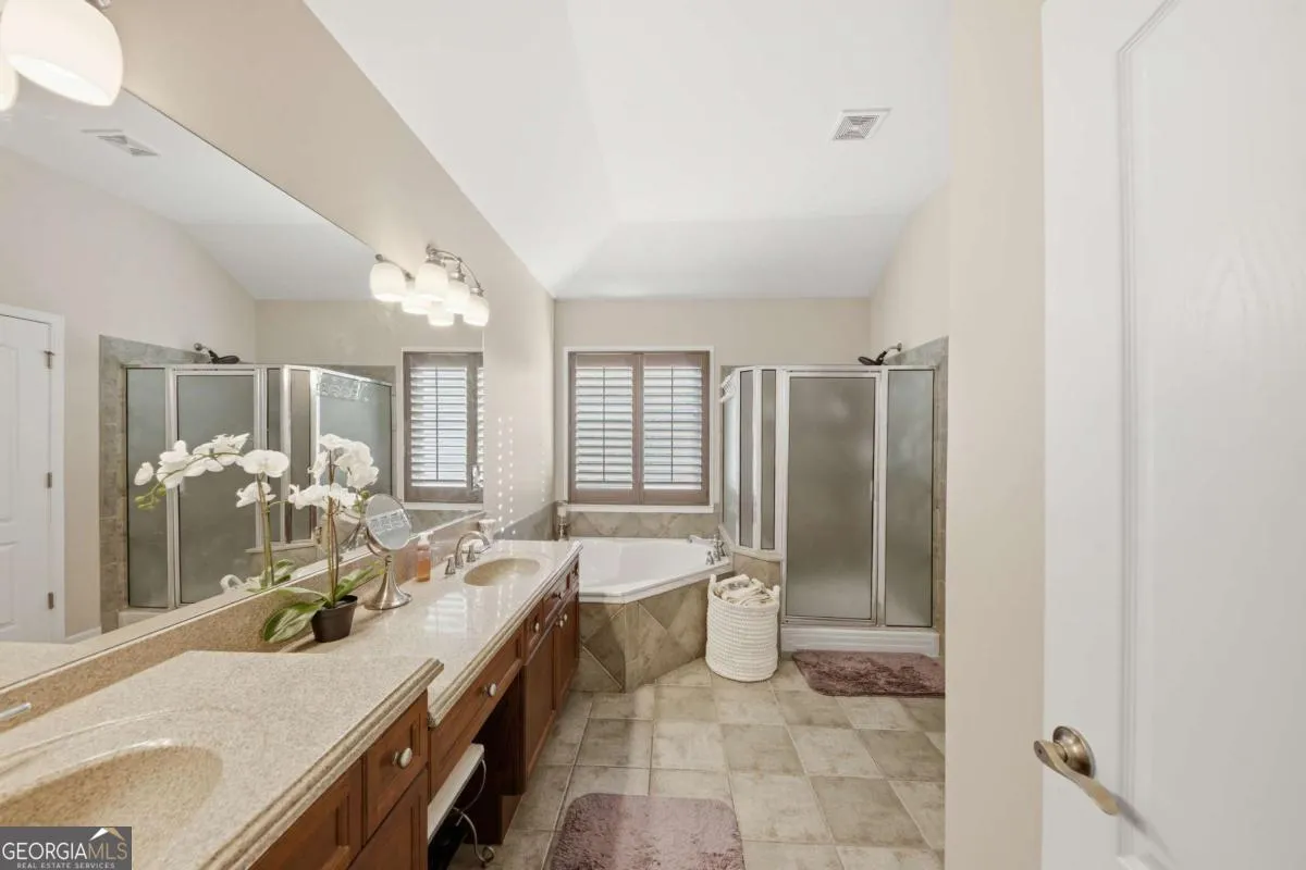 1719 Cromwell Ln — photo 36 of 56