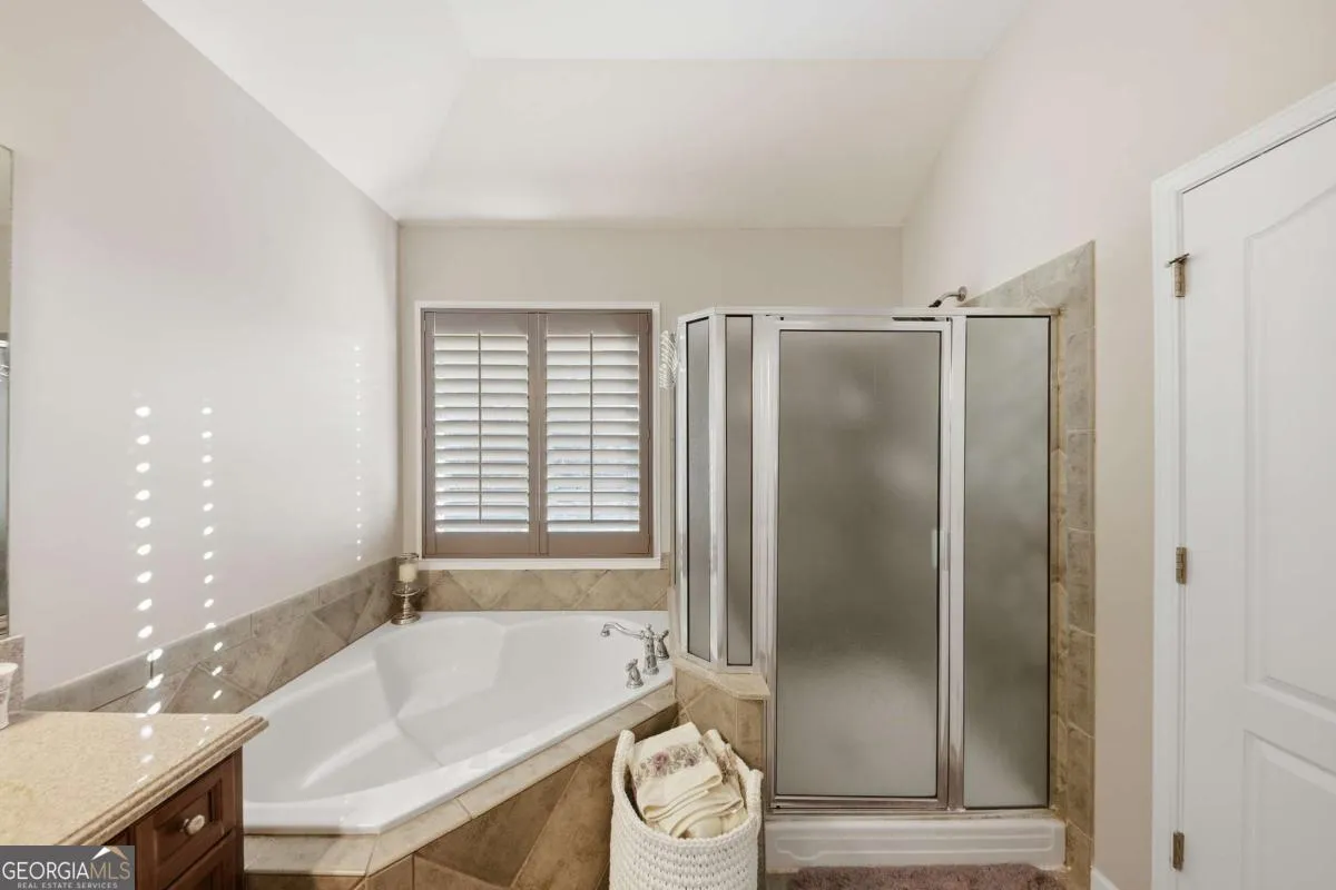 1719 Cromwell Ln — photo 38 of 56
