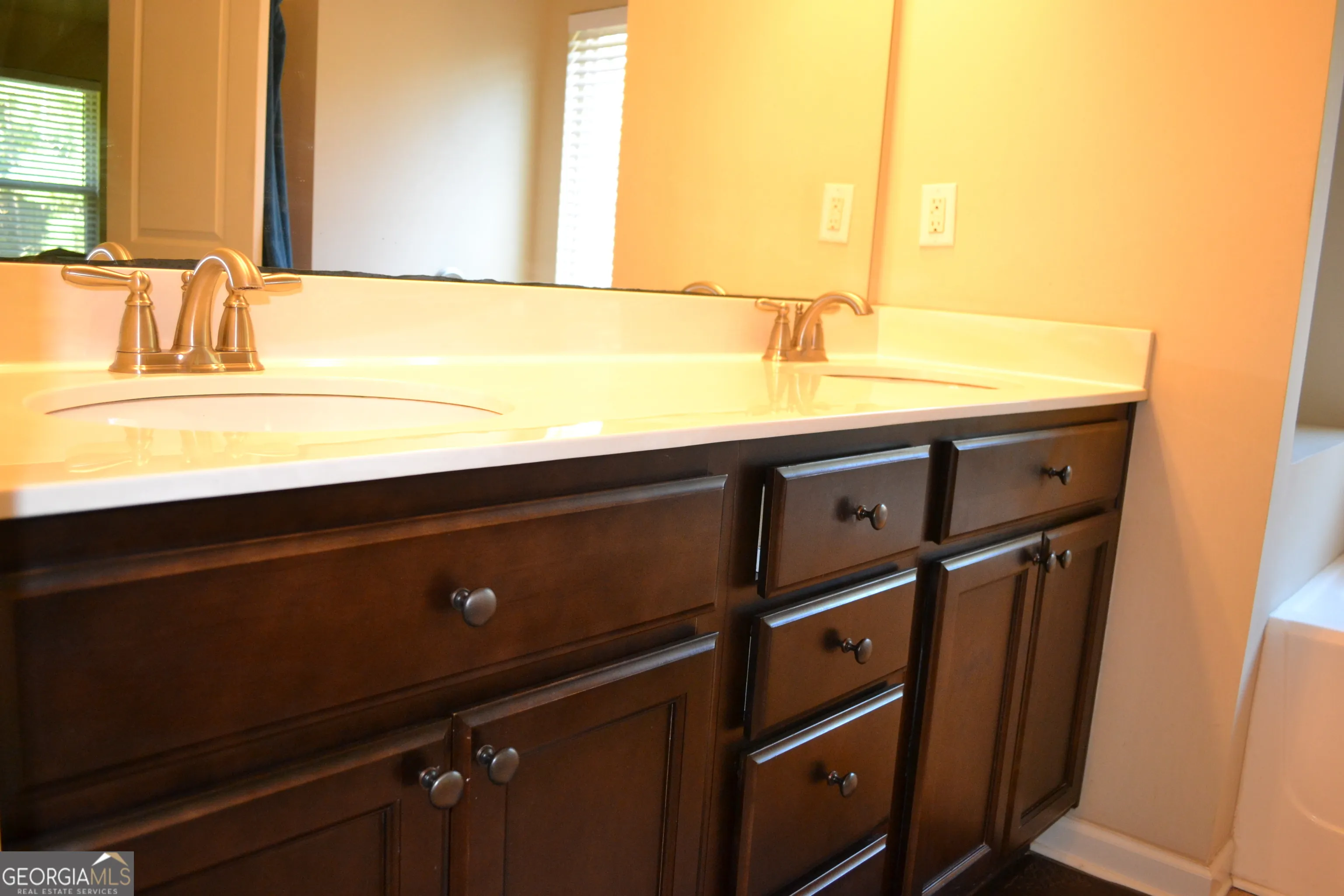 5037 Saphire Ct — photo 14 of 22