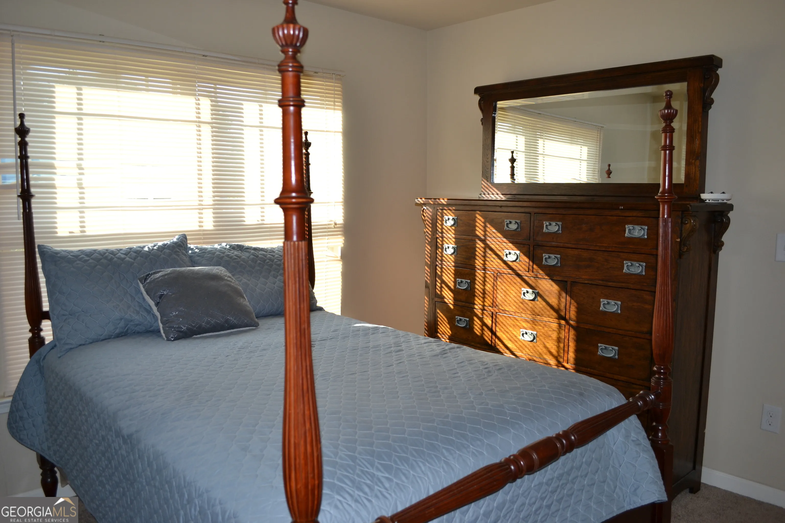 5037 Saphire Ct — photo 6 of 22