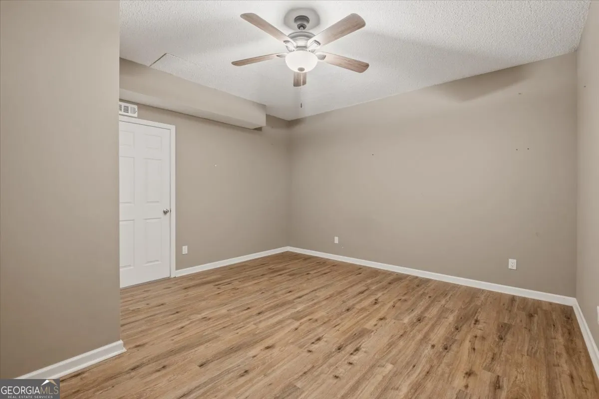 412 Oak Hills Dr — photo 44 of 52