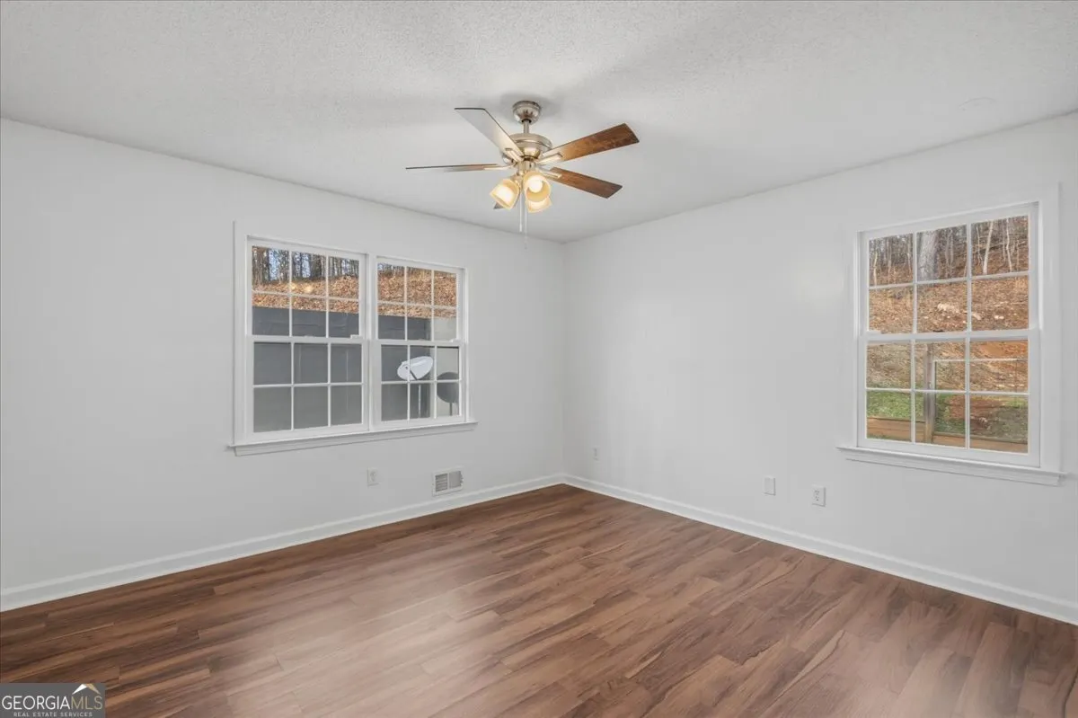 412 Oak Hills Dr — photo 37 of 52