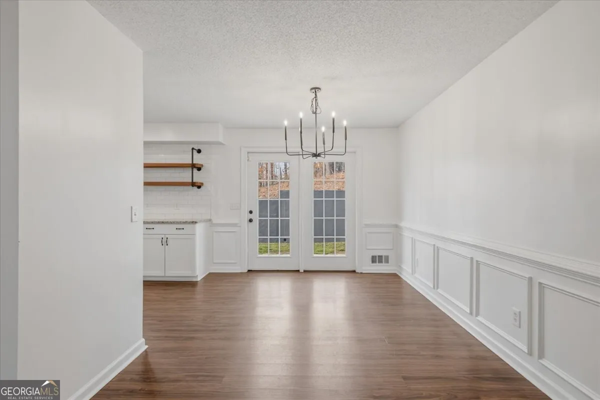 412 Oak Hills Dr — photo 8 of 52