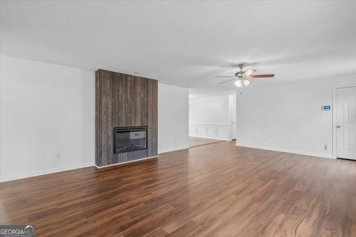 412 Oak Hills Dr — photo 4 of 52