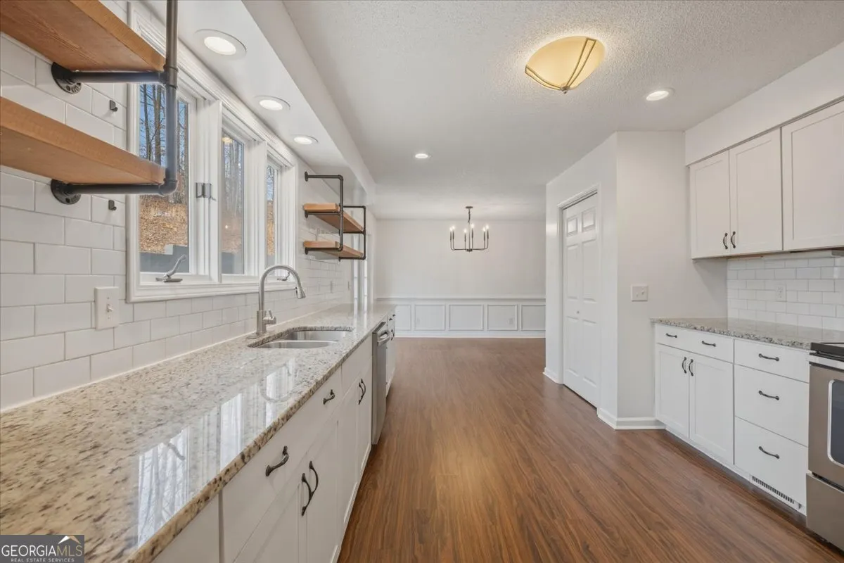 412 Oak Hills Dr — photo 14 of 52