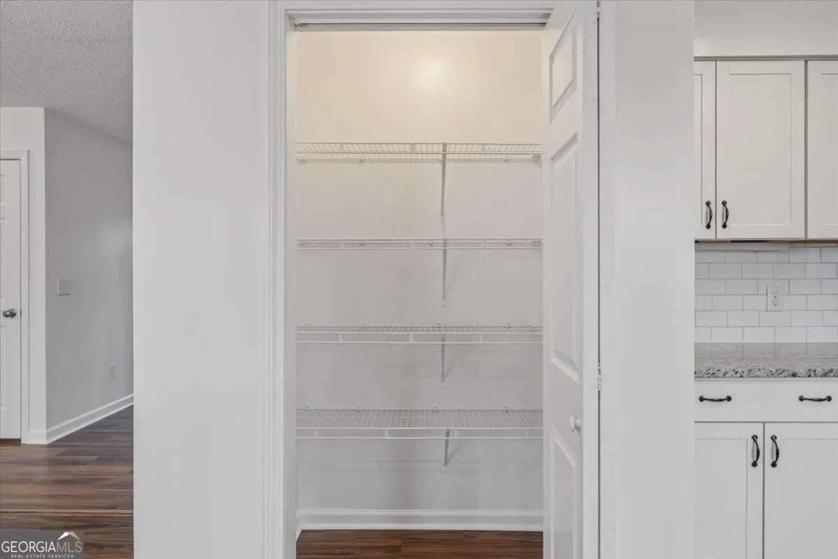 412 Oak Hills Dr — photo 19 of 52