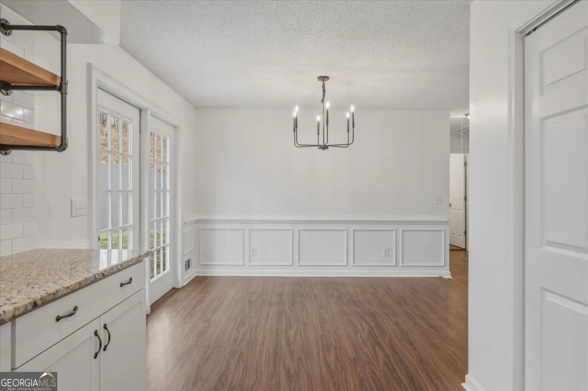 412 Oak Hills Dr — photo 18 of 52