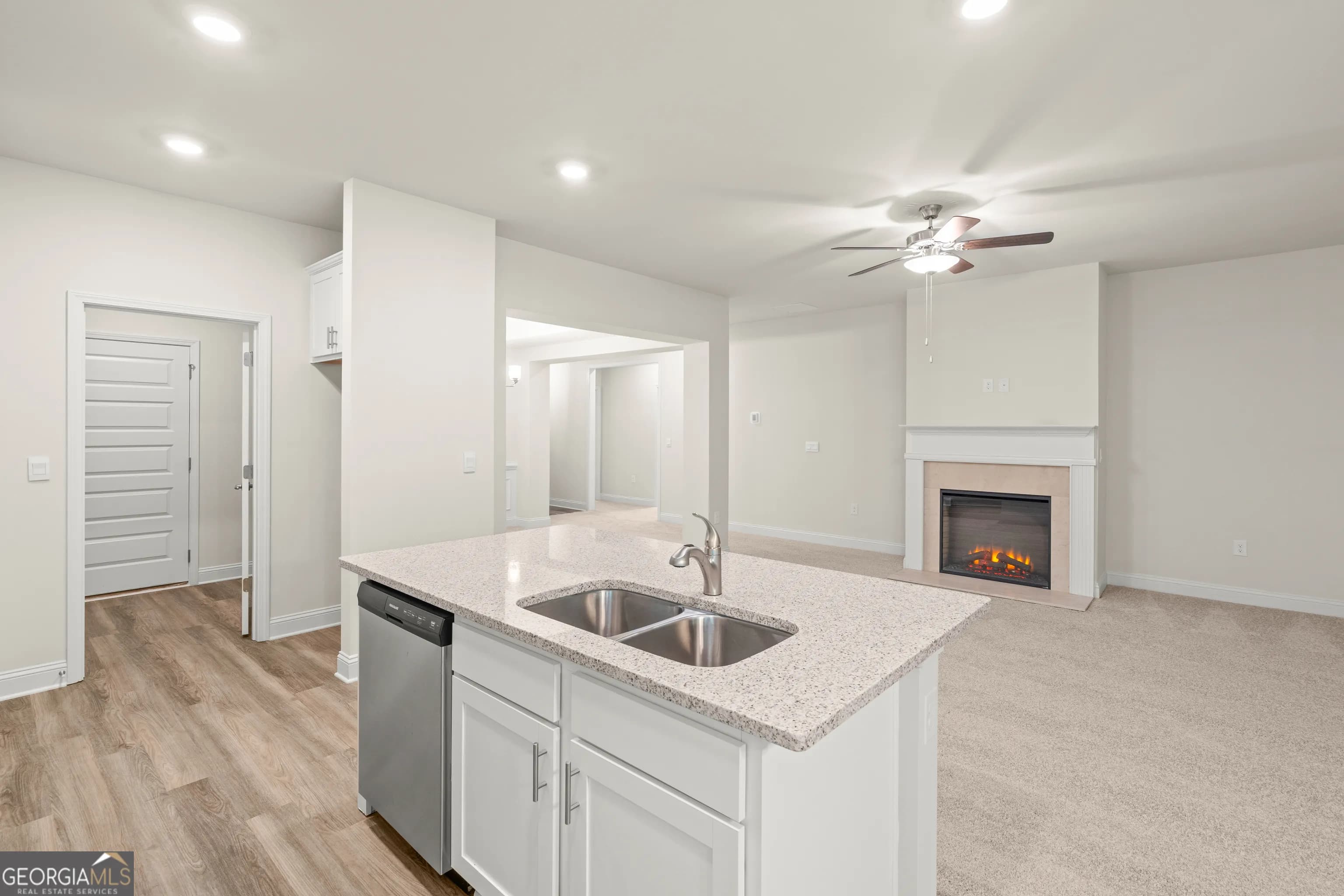 209 Laney Dr — photo 8 of 28