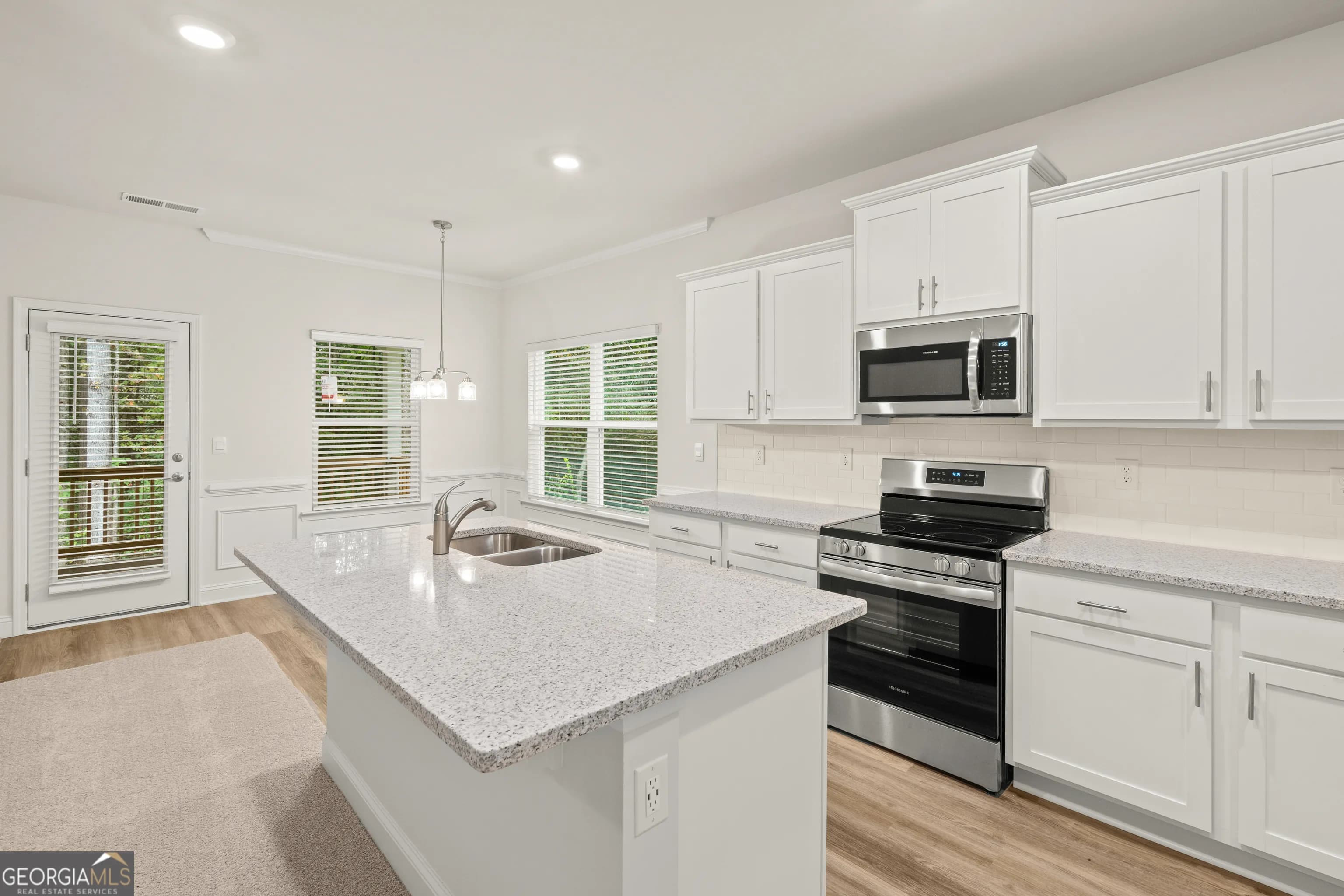 209 Laney Dr — photo 6 of 28