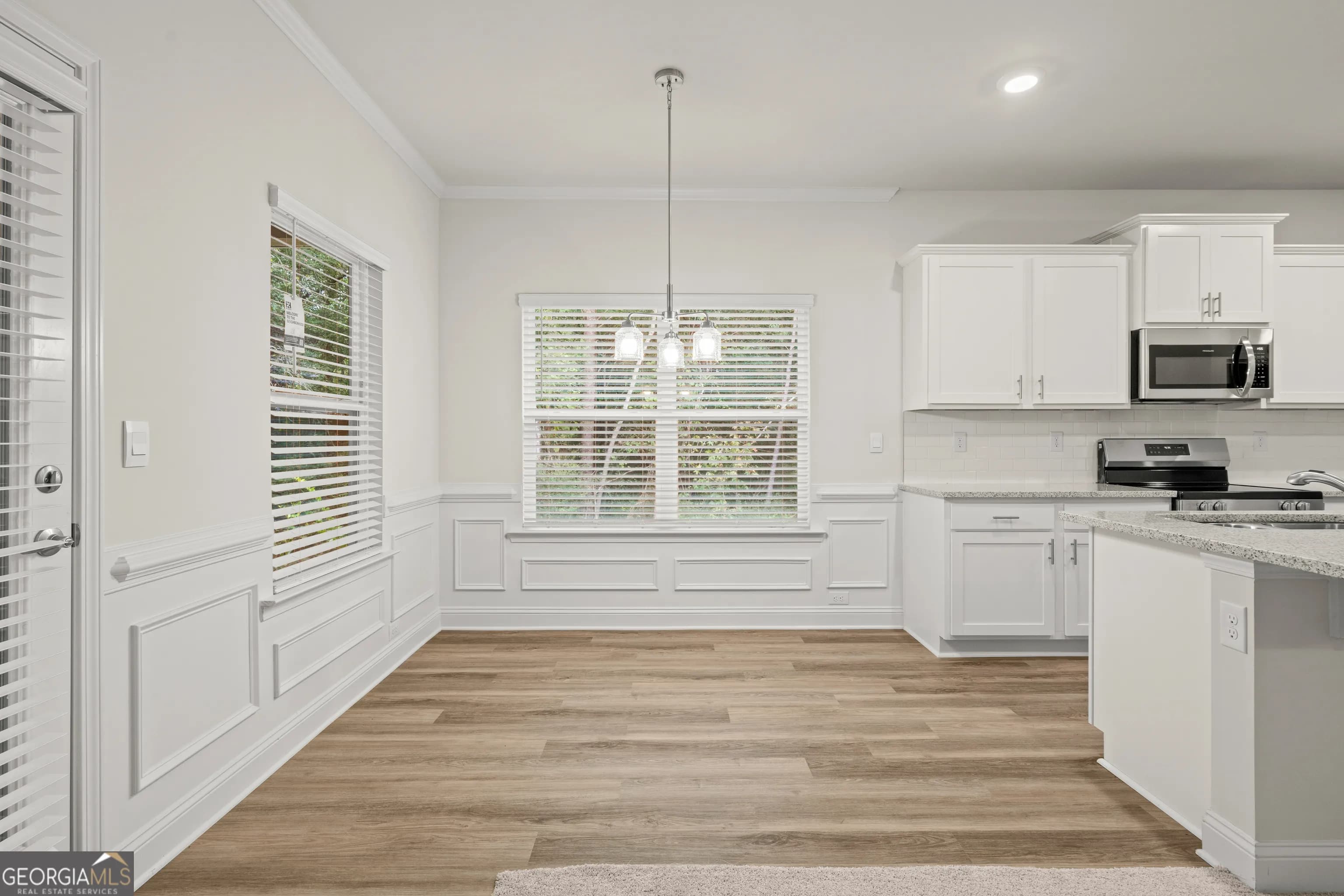 209 Laney Dr — photo 3 of 28