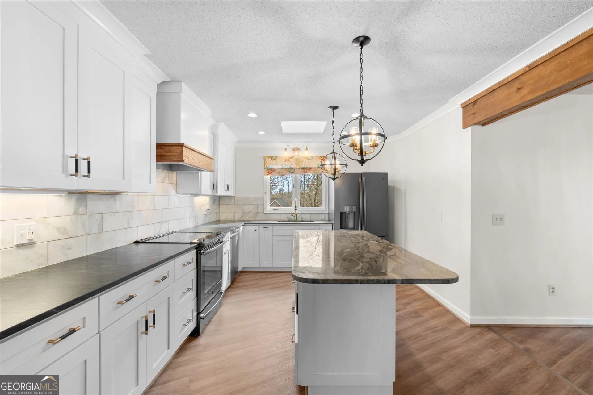 7349 S Mitchell Ct — photo 8 of 58